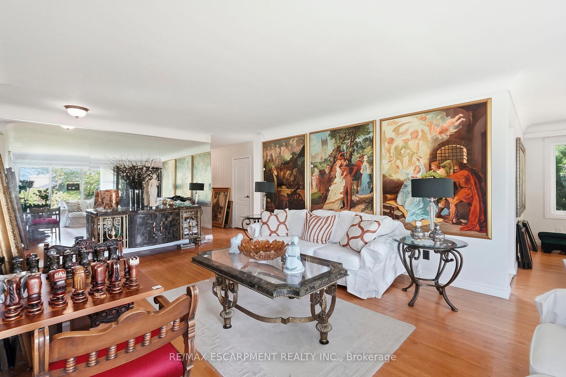 Photo 16 of 904 Montgomery Drive, Hamilton, Ancaster — HOMEH