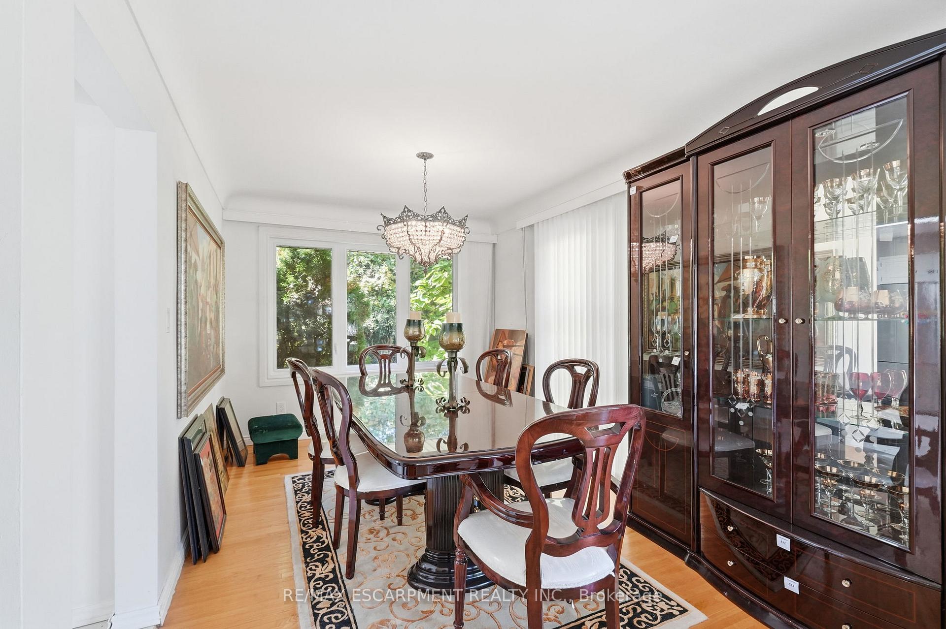 Photo 17 of 904 Montgomery Drive, Hamilton, Ancaster — HOMEH