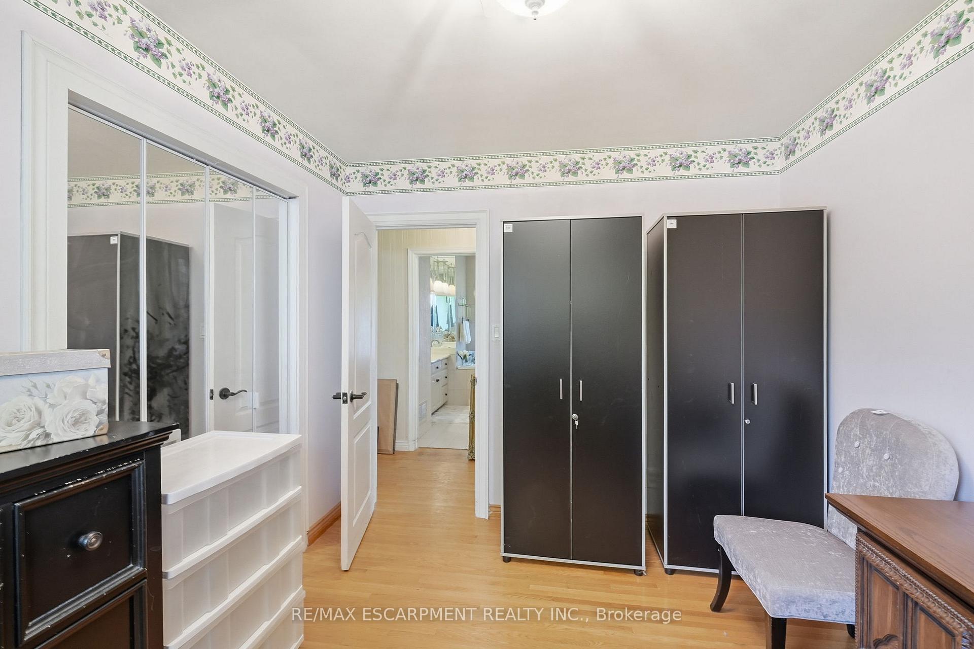 Photo 25 of 904 Montgomery Drive, Hamilton, Ancaster — HOMEH