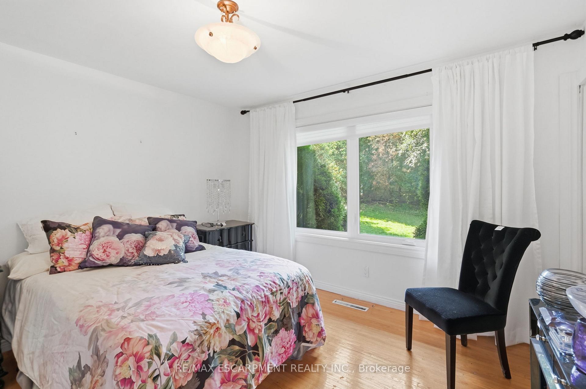 Photo 28 of 904 Montgomery Drive, Hamilton, Ancaster — HOMEH