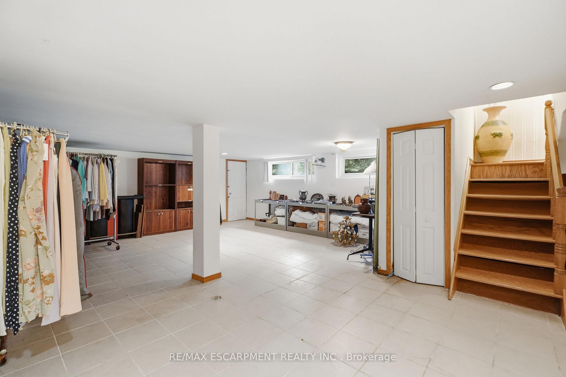 Photo 33 of 904 Montgomery Drive, Hamilton, Ancaster — HOMEH