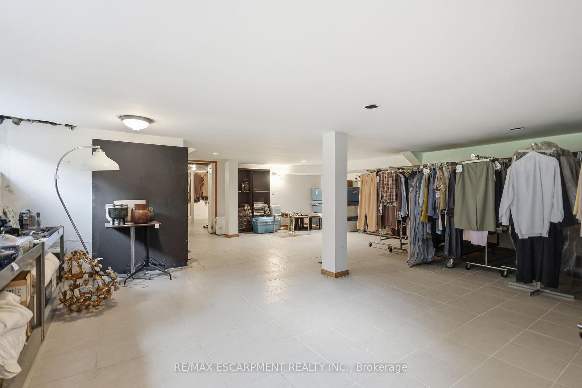 Photo 34 of 904 Montgomery Drive, Hamilton, Ancaster — HOMEH