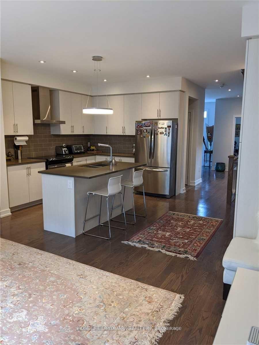 Photo 4 of 10 Glenngarry Crescent, Vaughan, Rural Vaughan — HOMEH