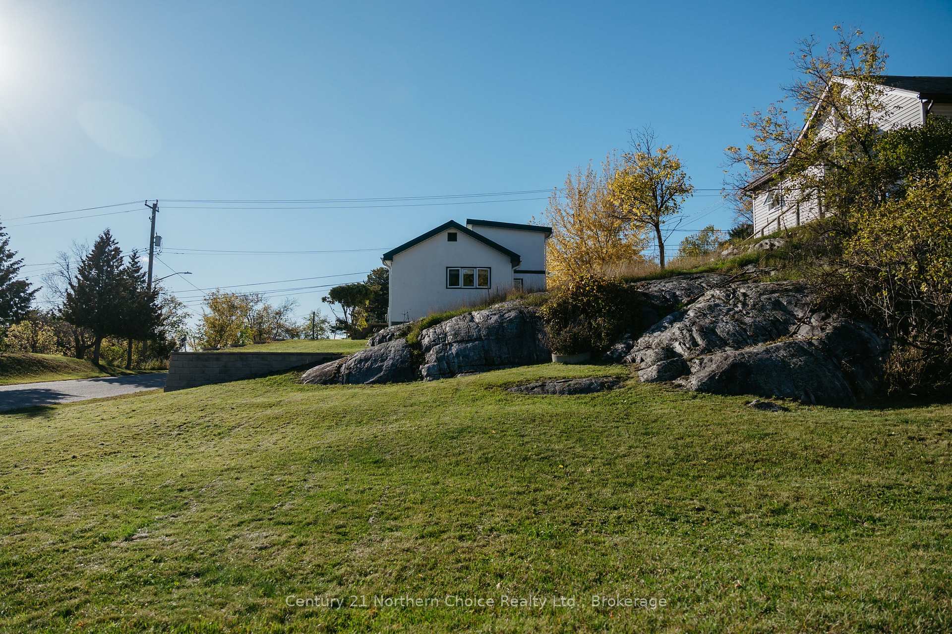 Photo 4 of 100 Regina Avenue, Kenora, Ride Out — HOMEH