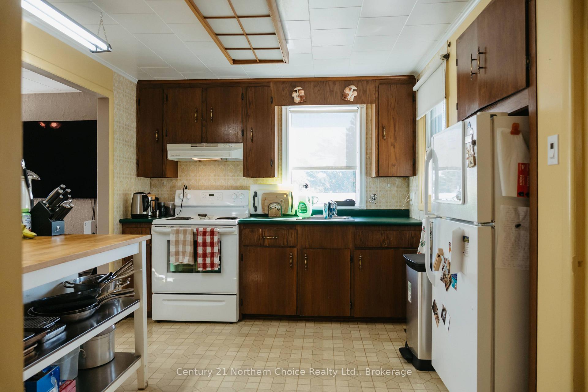 Photo 10 of 100 Regina Avenue, Kenora, Ride Out — HOMEH