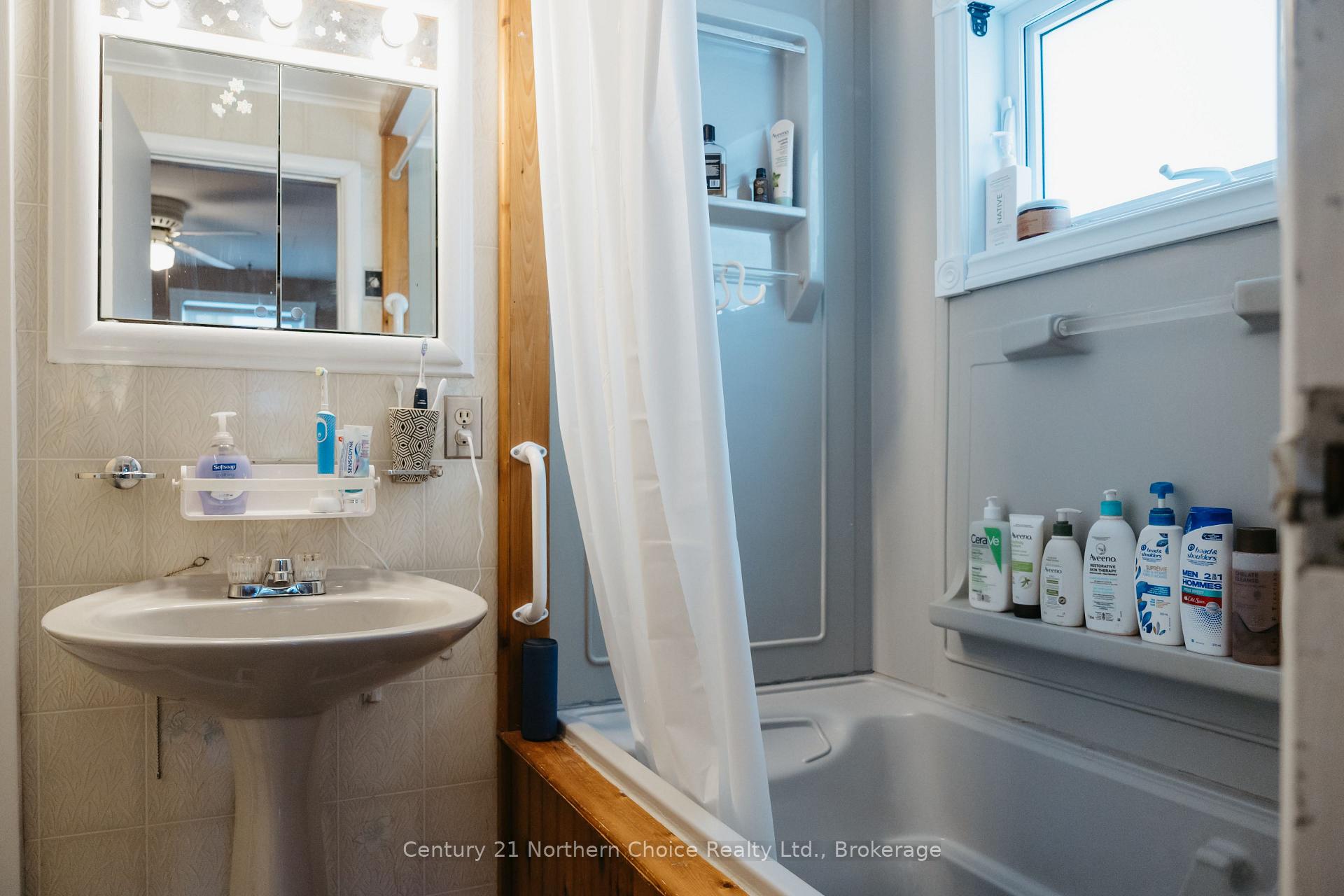 Photo 26 of 100 Regina Avenue, Kenora, Ride Out — HOMEH