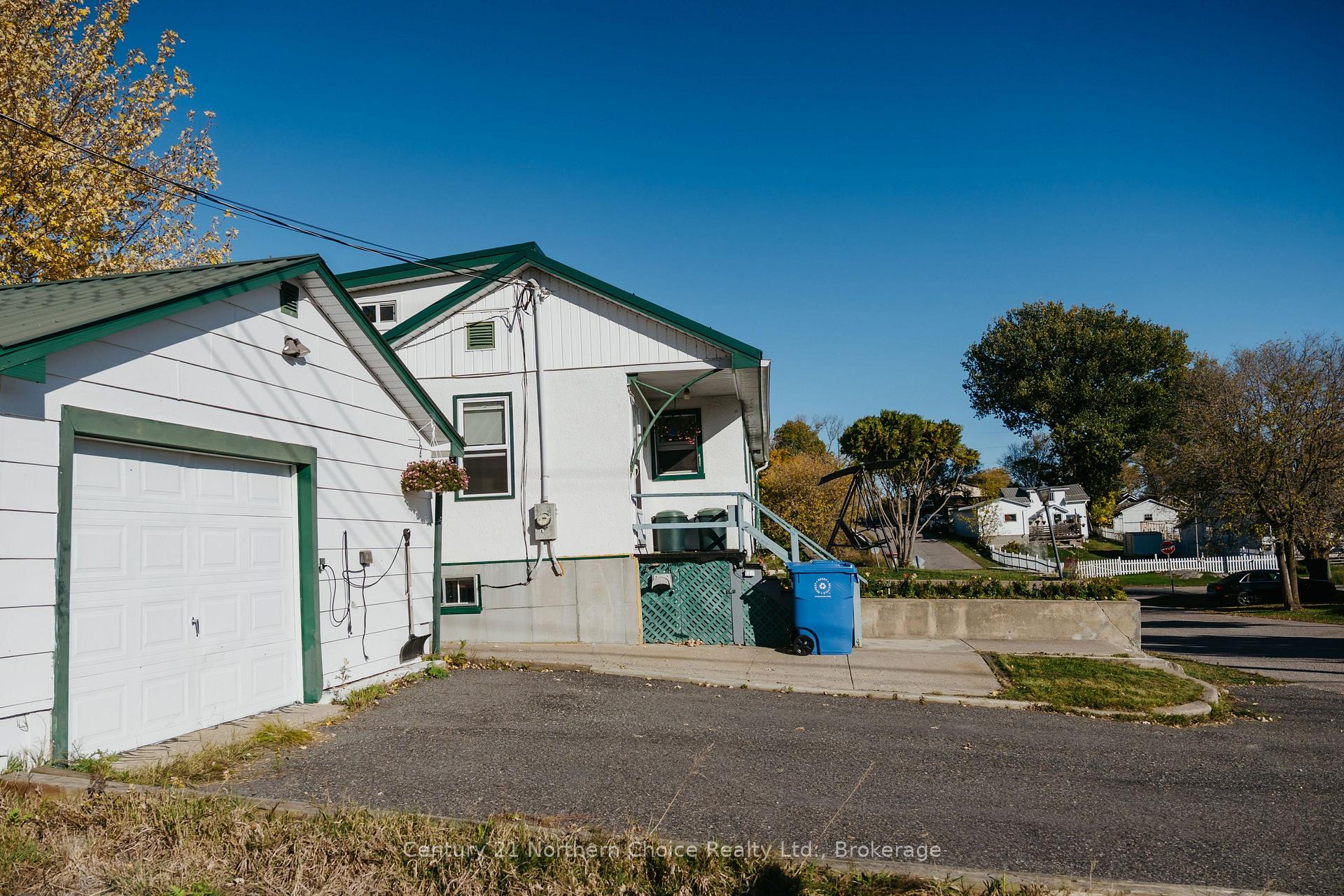 Photo 36 of 100 Regina Avenue, Kenora, Ride Out — HOMEH