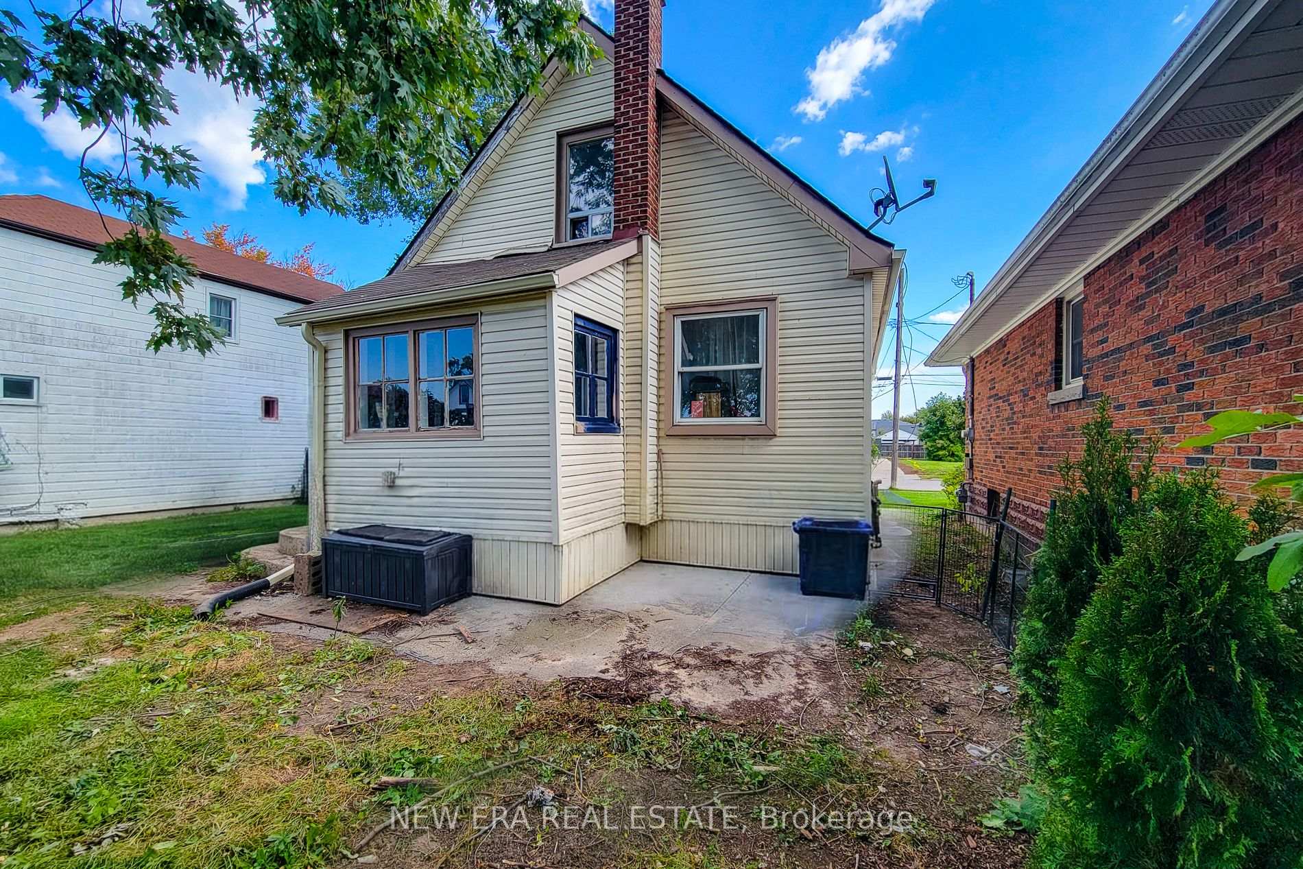 Photo 7 of 38 Clifford Avenue, Welland, Broadway — HOMEH