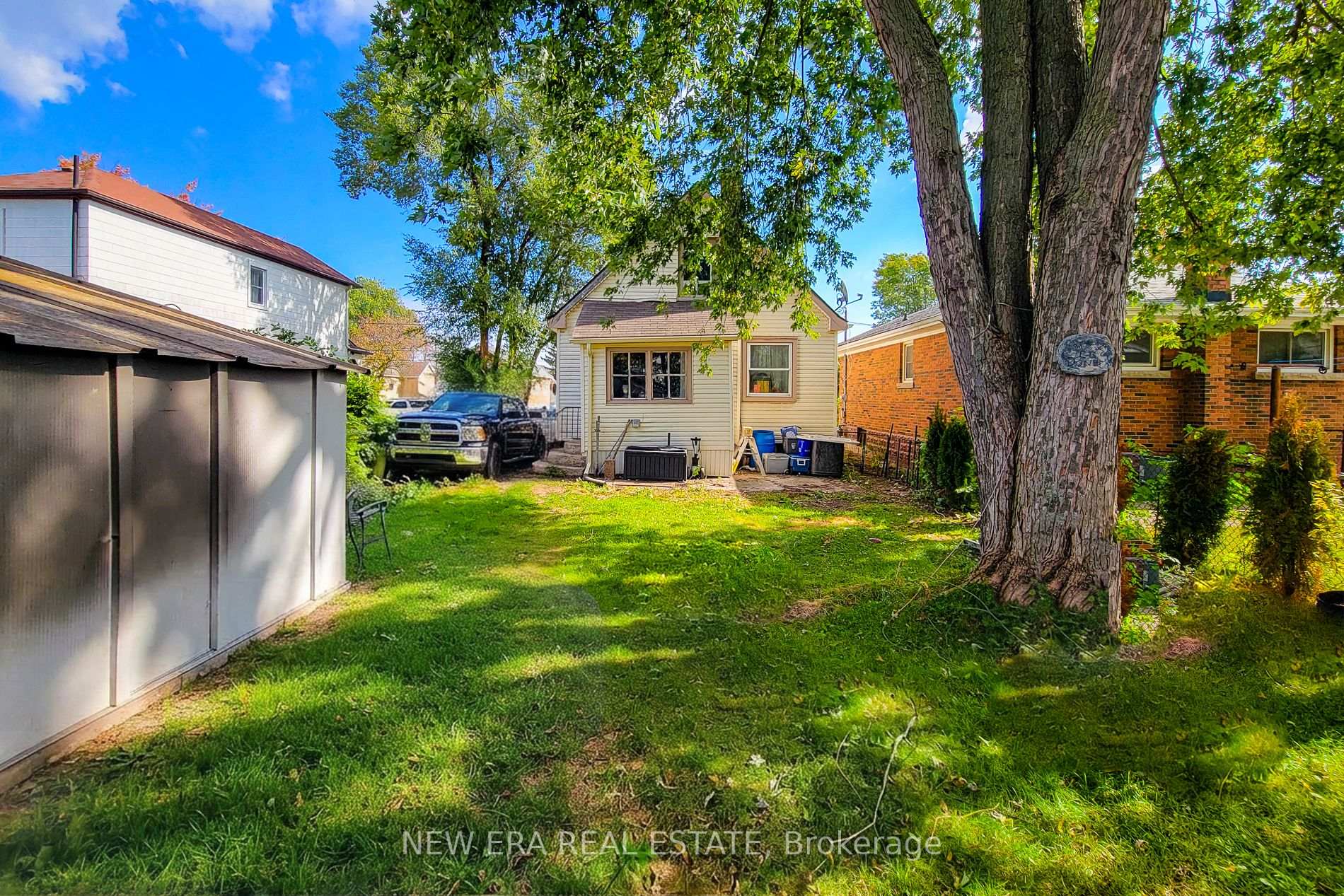 Photo 8 of 38 Clifford Avenue, Welland, Broadway — HOMEH