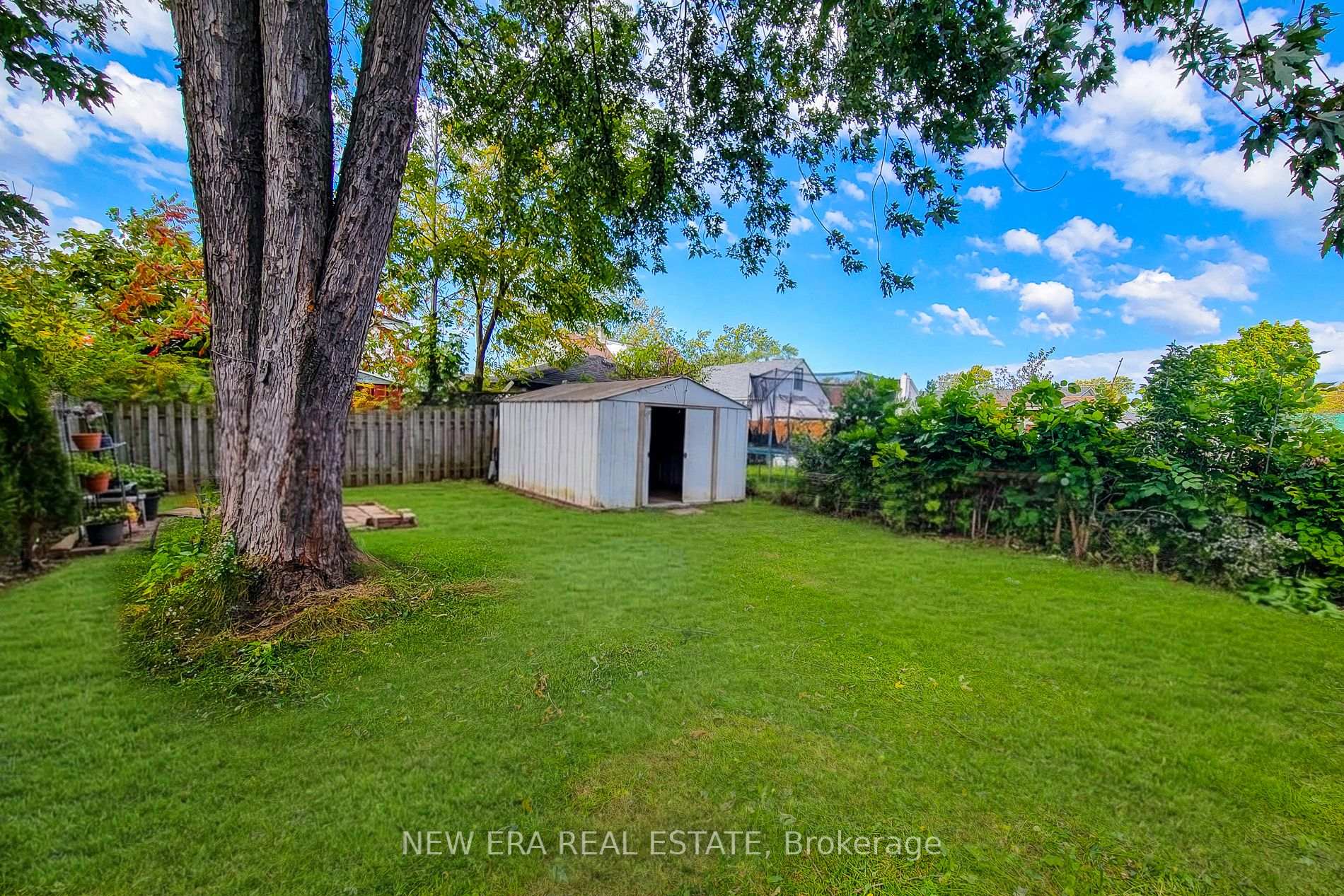 Photo 9 of 38 Clifford Avenue, Welland, Broadway — HOMEH