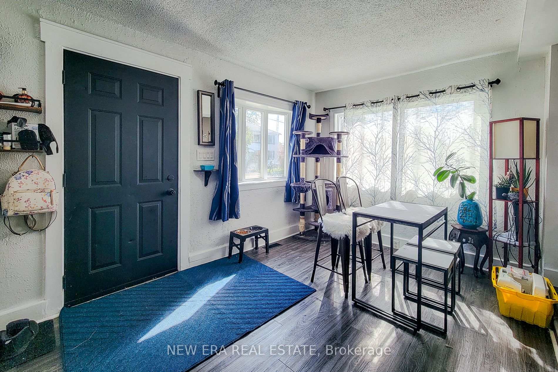 Photo 12 of 38 Clifford Avenue, Welland, Broadway — HOMEH