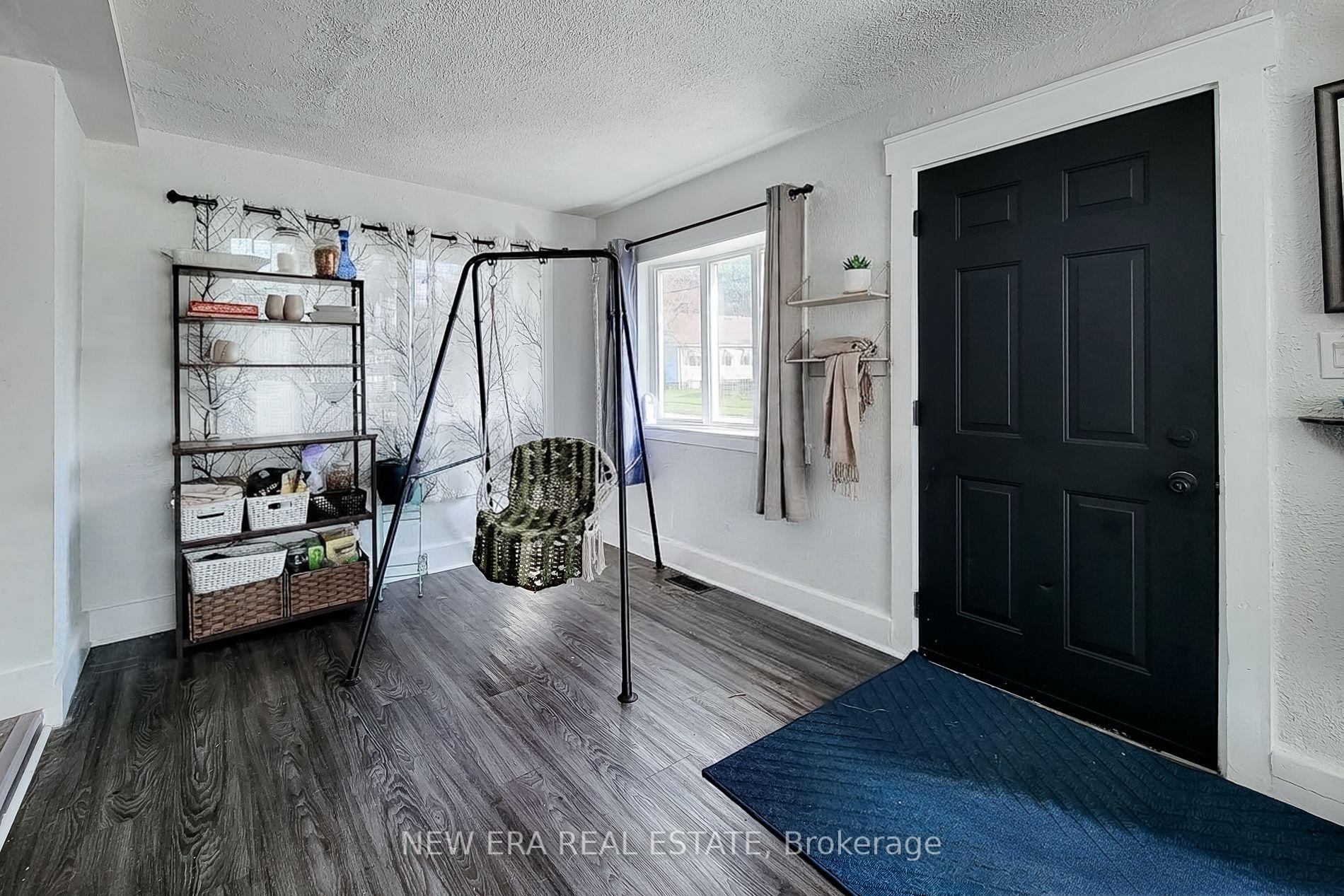 Photo 13 of 38 Clifford Avenue, Welland, Broadway — HOMEH