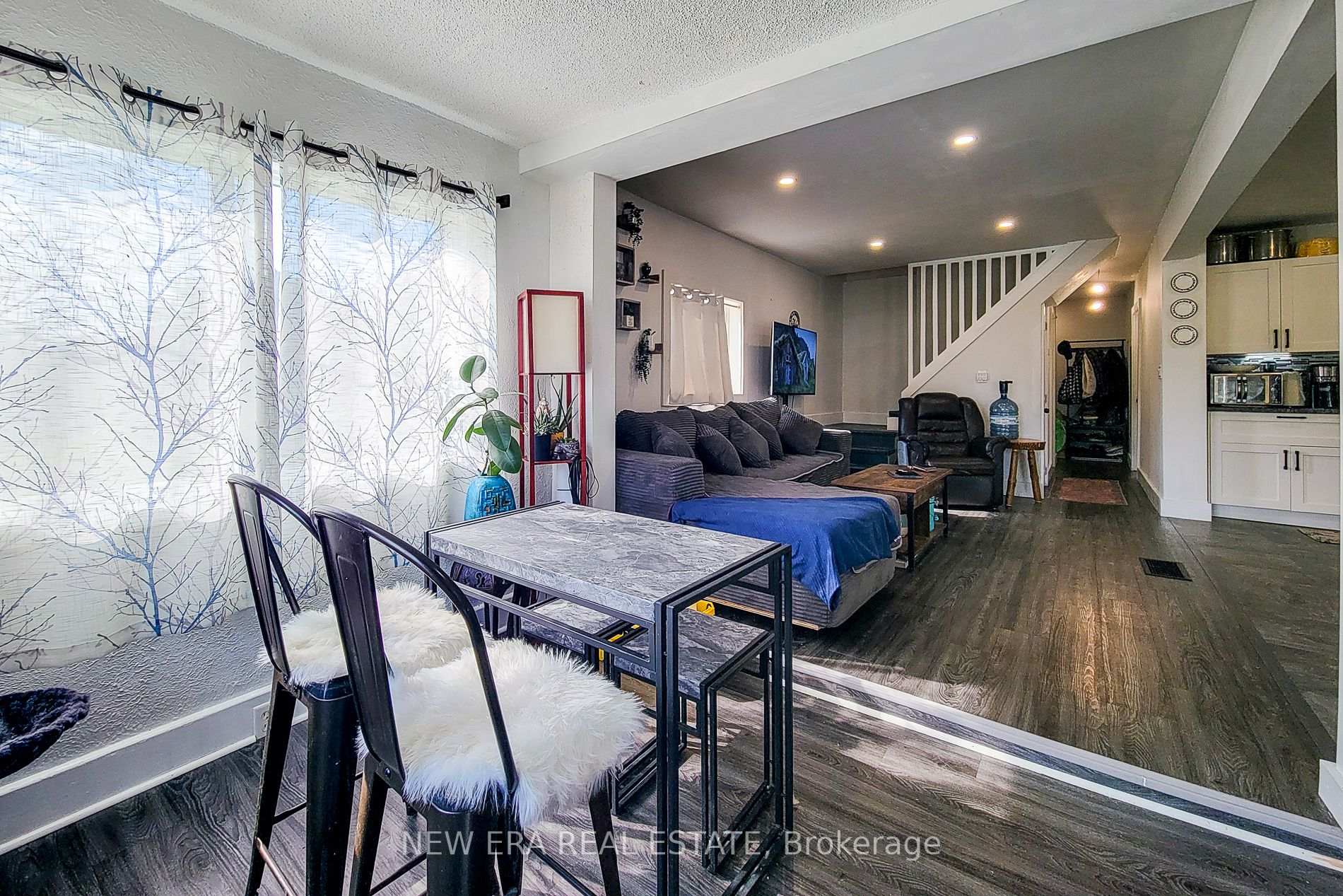 Photo 14 of 38 Clifford Avenue, Welland, Broadway — HOMEH