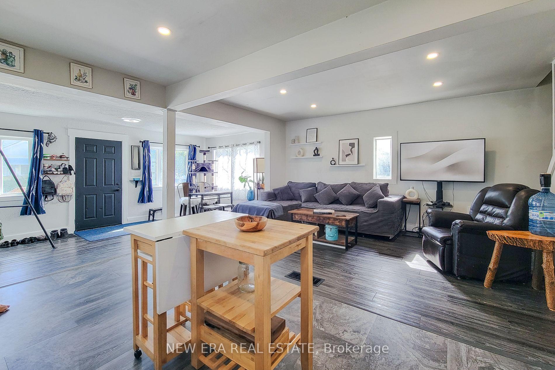 Photo 18 of 38 Clifford Avenue, Welland, Broadway — HOMEH