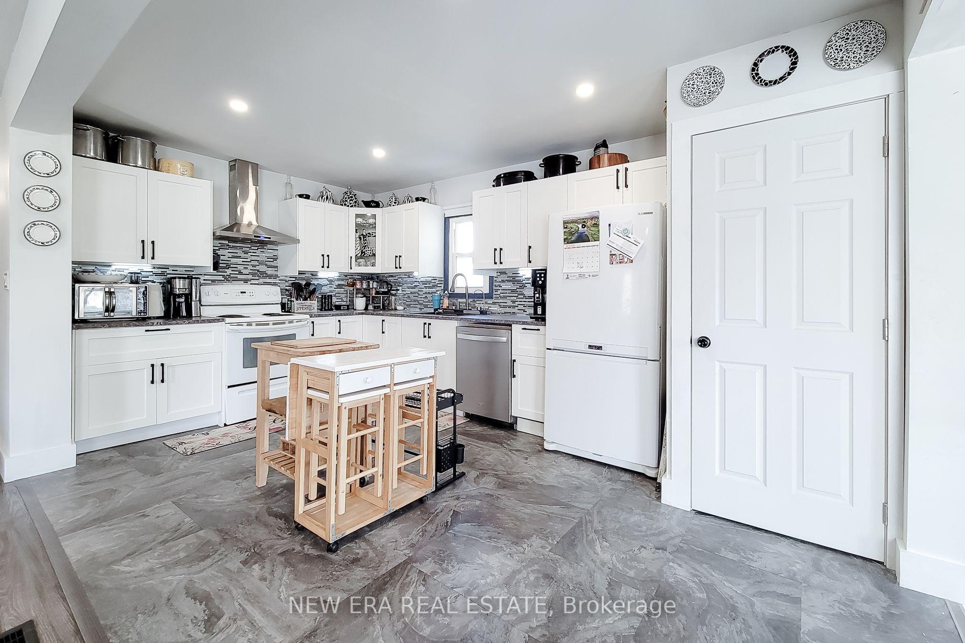 Photo 19 of 38 Clifford Avenue, Welland, Broadway — HOMEH