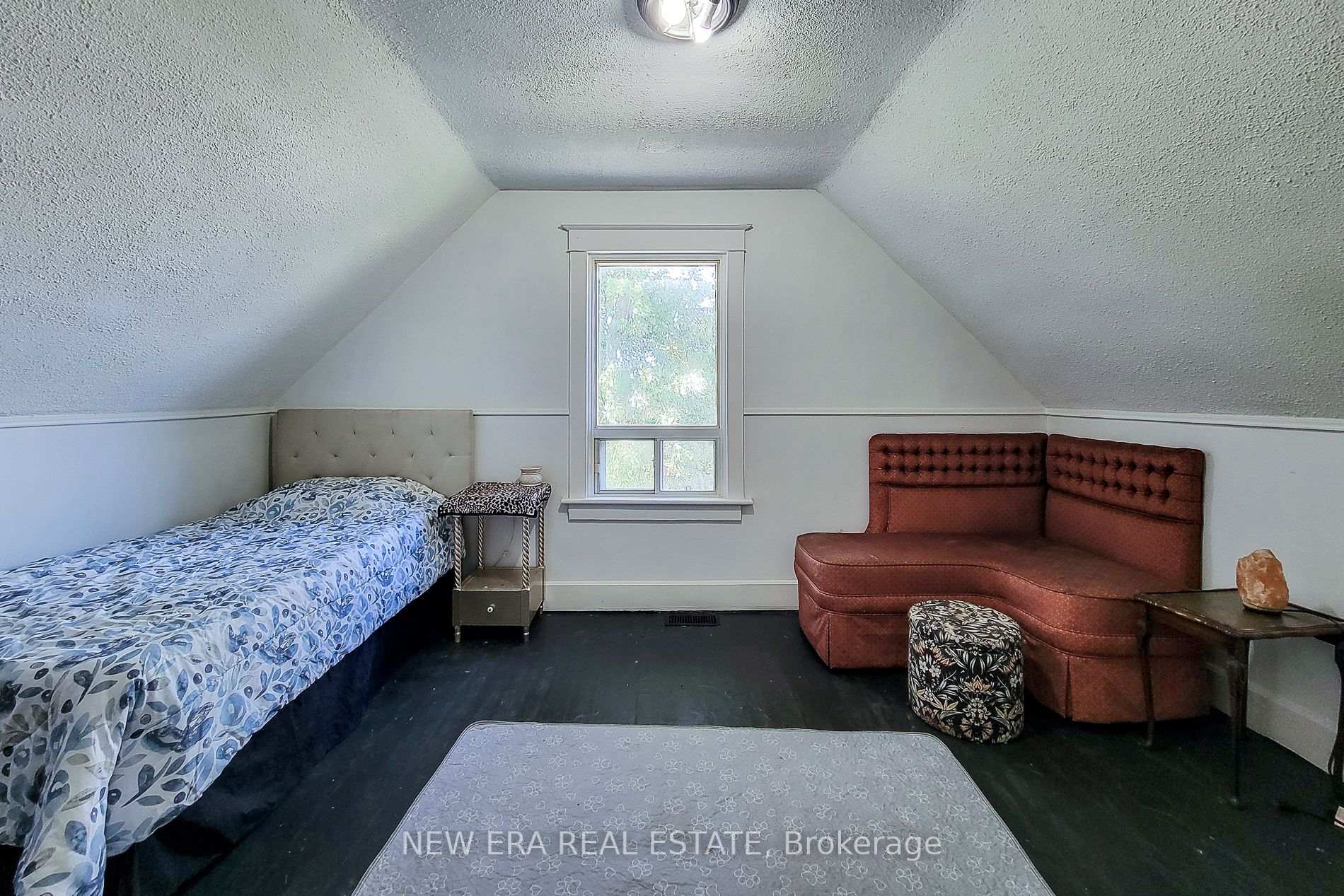 Photo 36 of 38 Clifford Avenue, Welland, Broadway — HOMEH