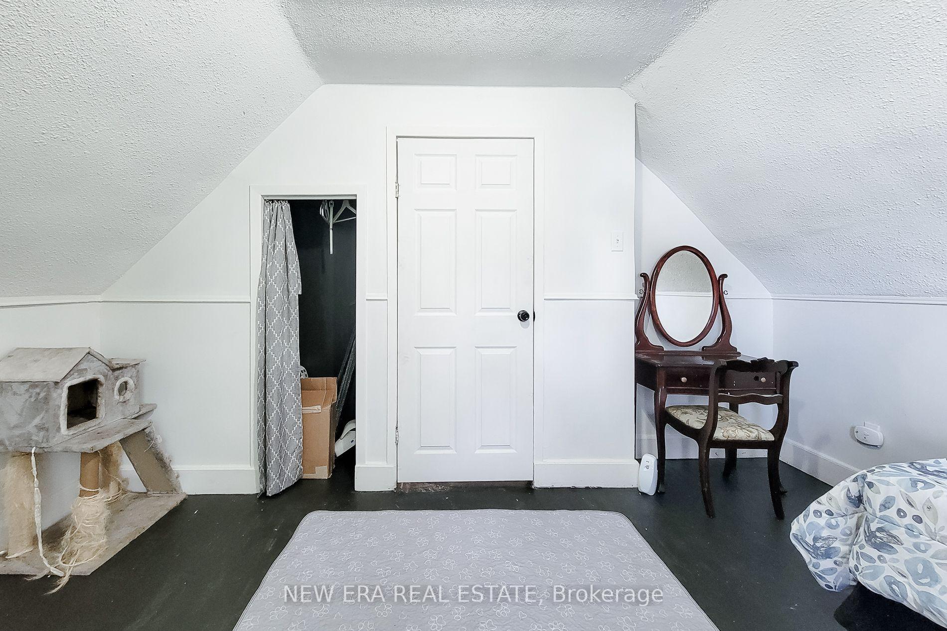 Photo 39 of 38 Clifford Avenue, Welland, Broadway — HOMEH