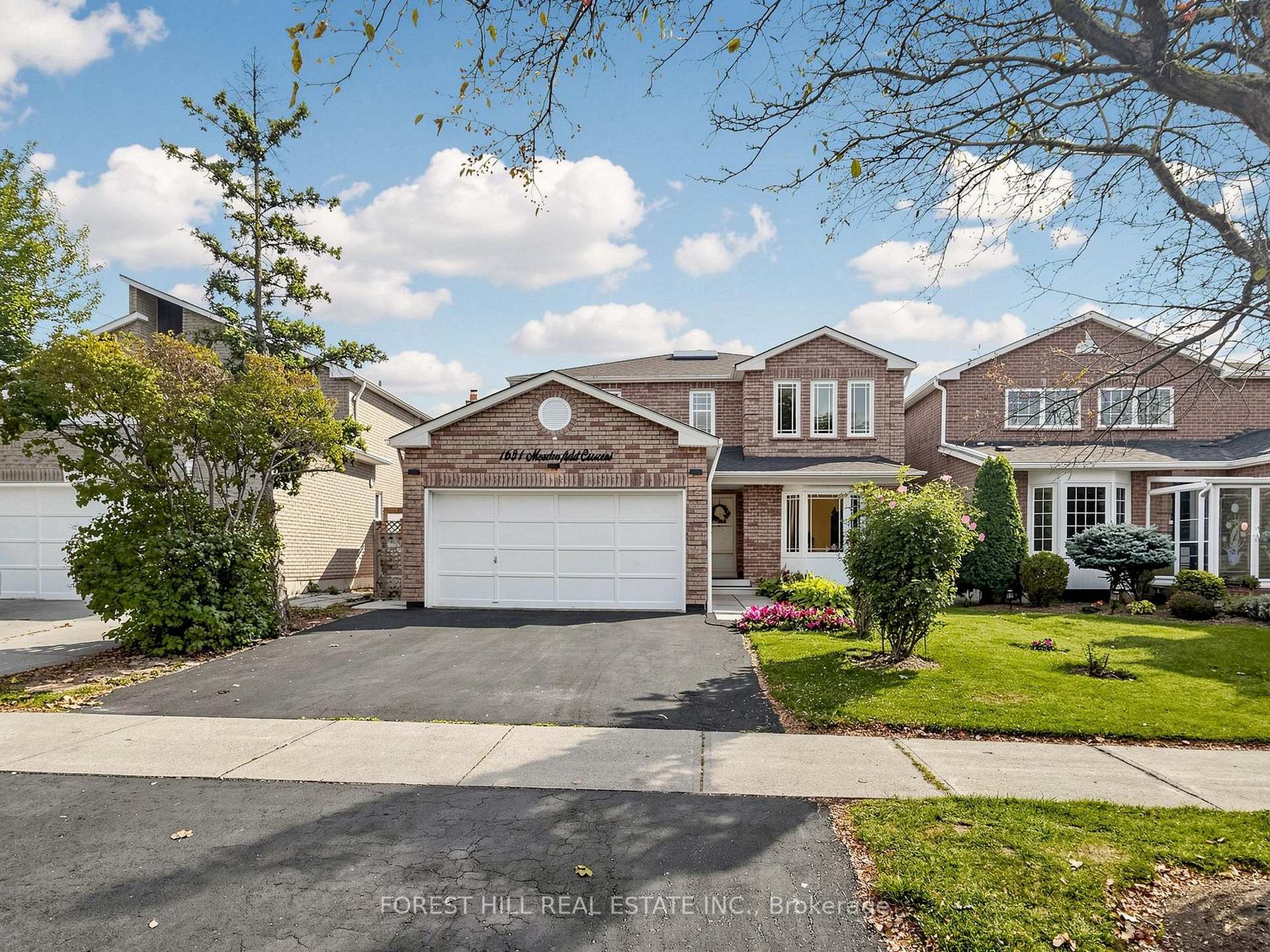 Photo 2 of 1631 Meadowfield Crescent, Mississauga, East Credit — HOMEH