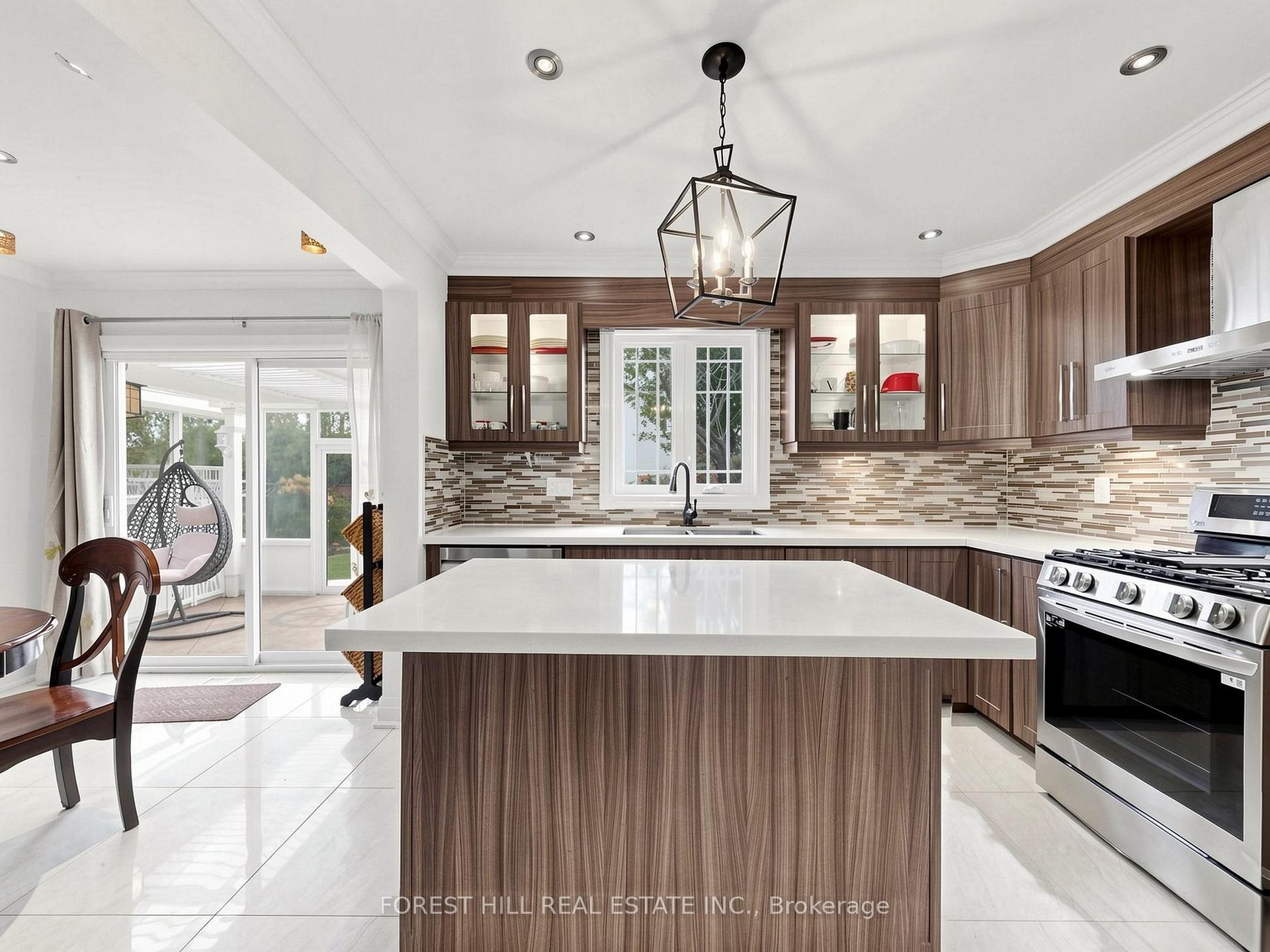 Photo 8 of 1631 Meadowfield Crescent, Mississauga, East Credit — HOMEH