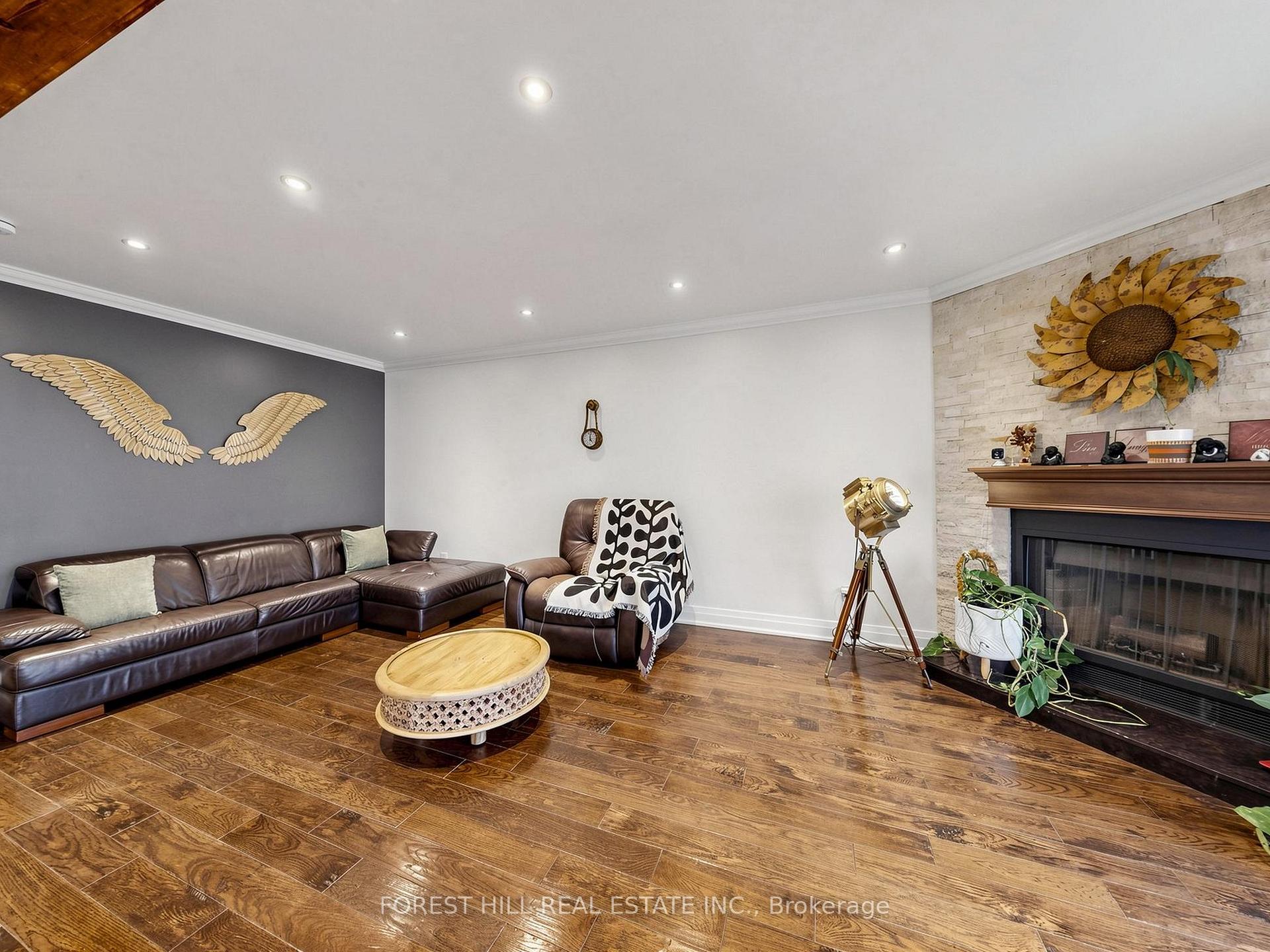 Photo 12 of 1631 Meadowfield Crescent, Mississauga, East Credit — HOMEH