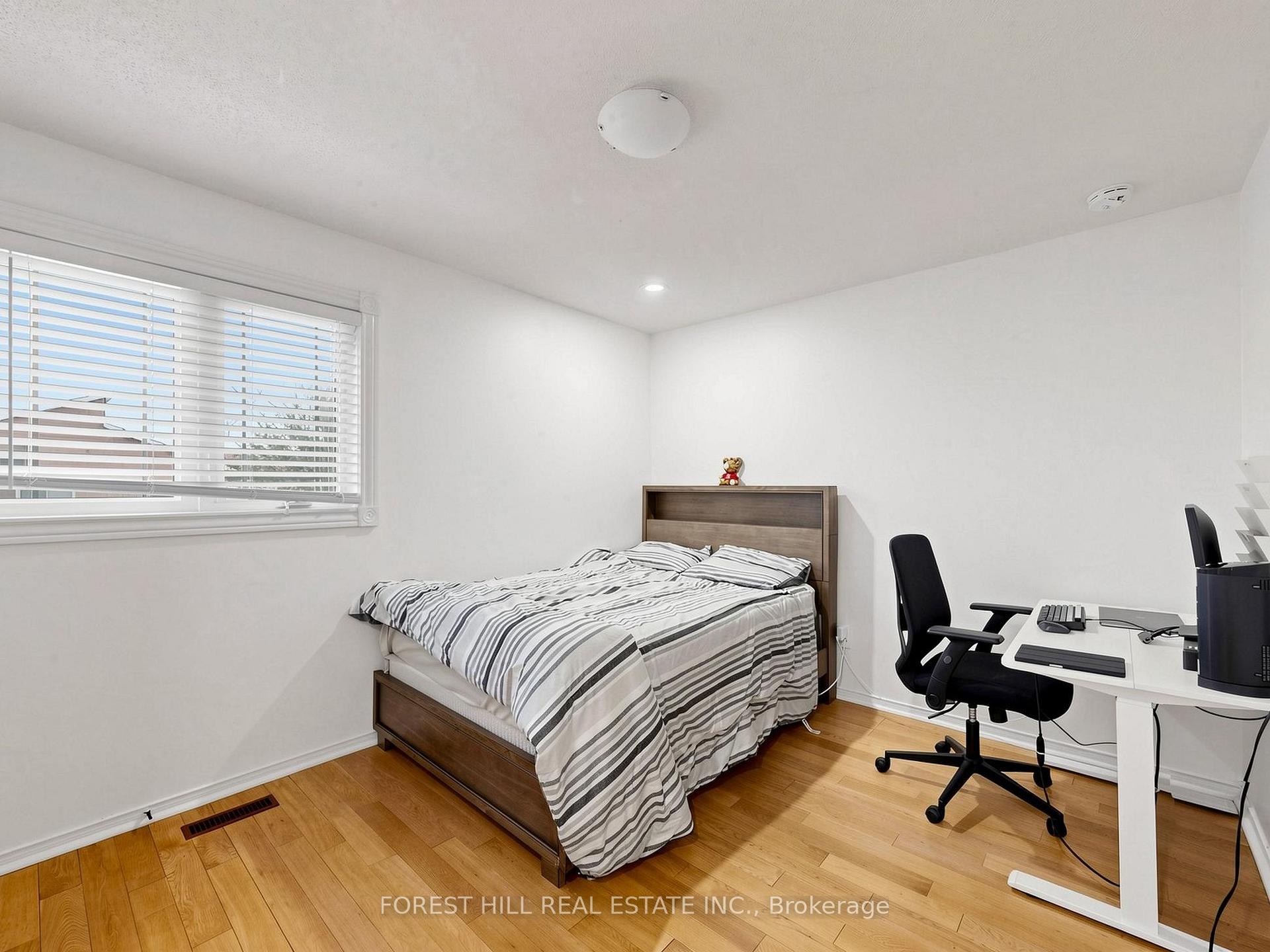 Photo 23 of 1631 Meadowfield Crescent, Mississauga, East Credit — HOMEH