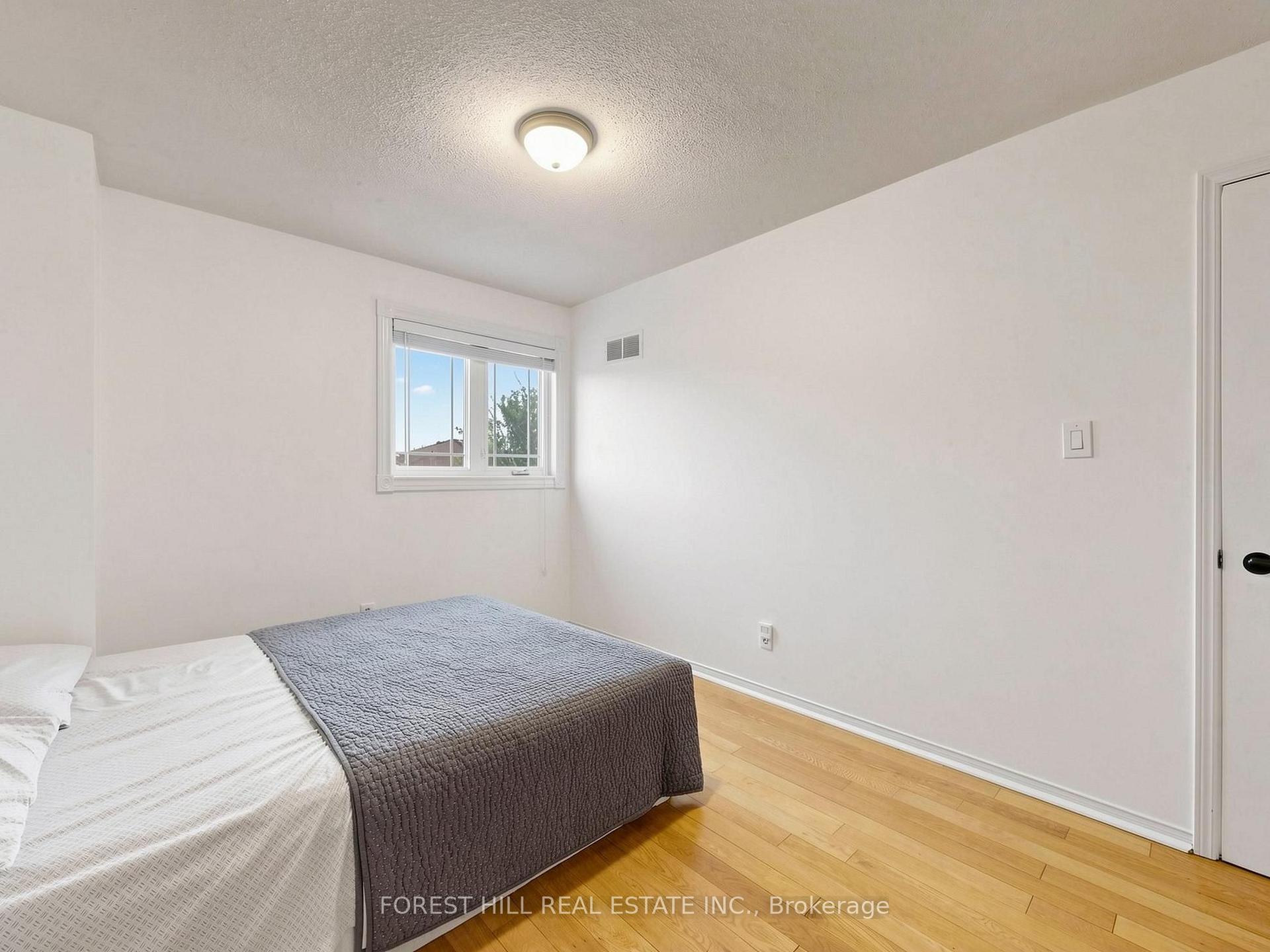 Photo 25 of 1631 Meadowfield Crescent, Mississauga, East Credit — HOMEH