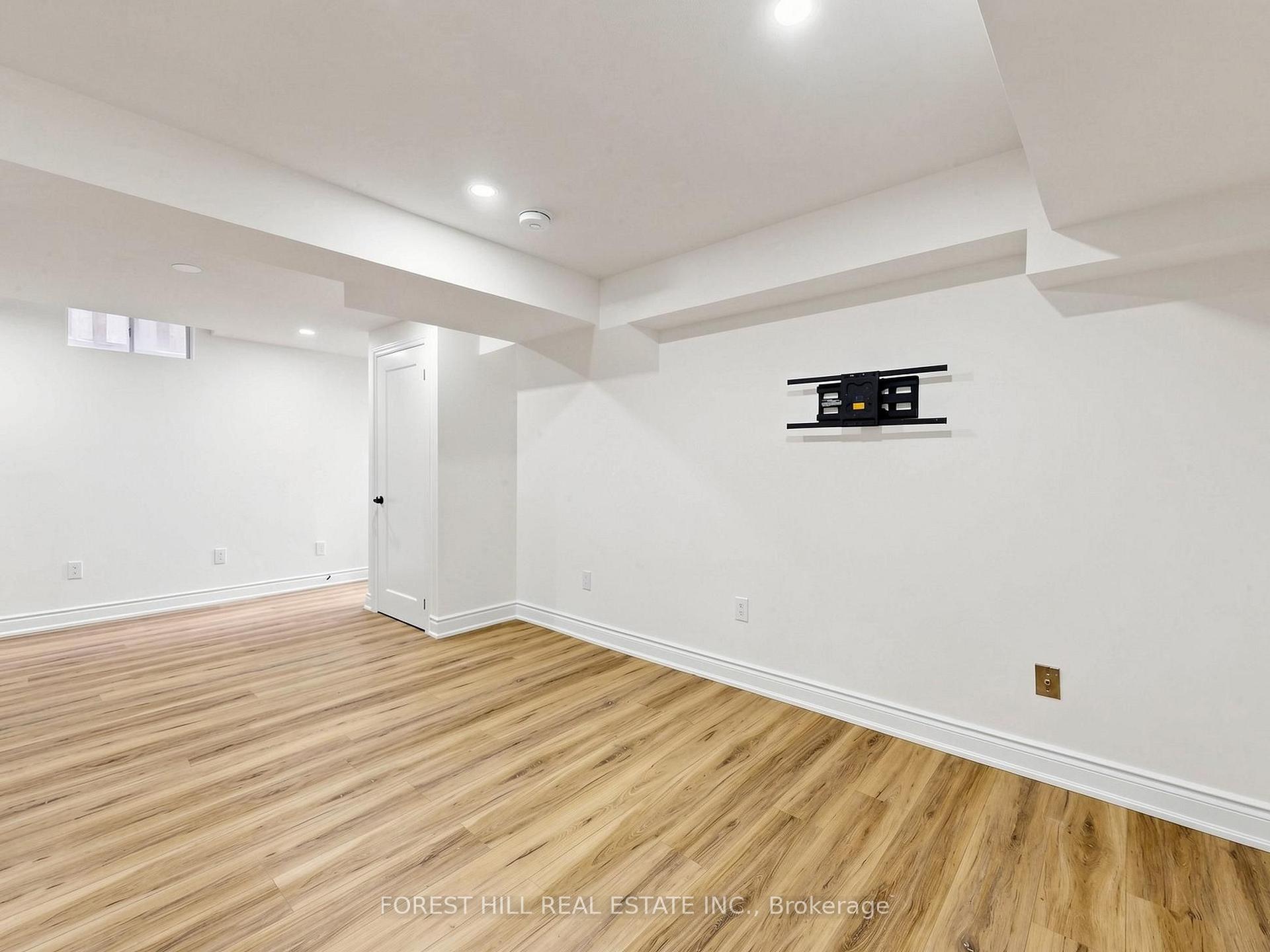 Photo 32 of 1631 Meadowfield Crescent, Mississauga, East Credit — HOMEH