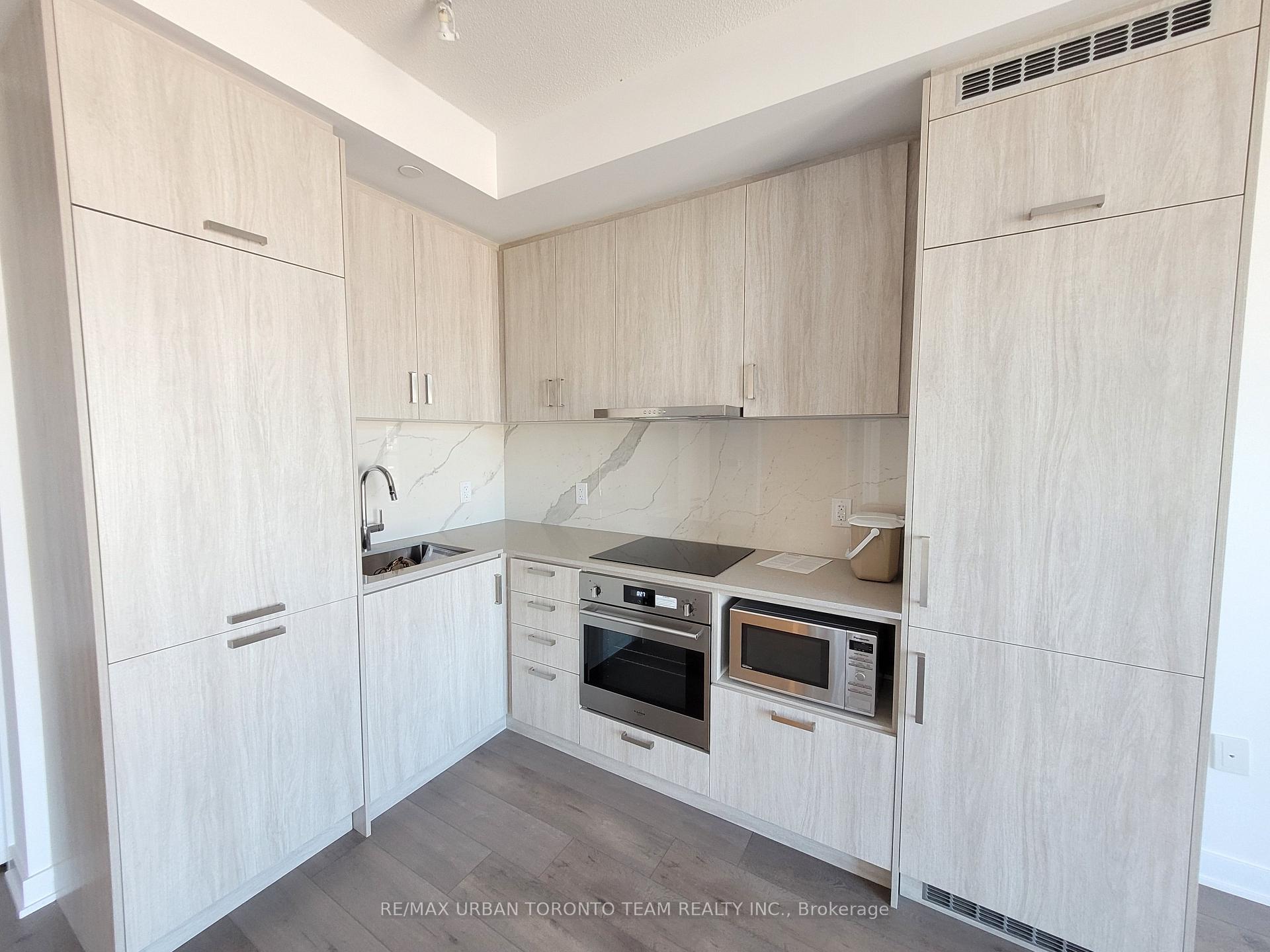 Photo 3 of Unit 1208, 60 Honeycrisp Crescent, Vaughan, Vaughan Corporate Centre — HOMEH