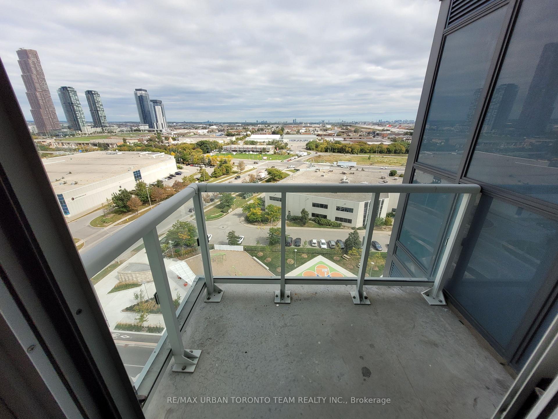 Photo 5 of Unit 1208, 60 Honeycrisp Crescent, Vaughan, Vaughan Corporate Centre — HOMEH