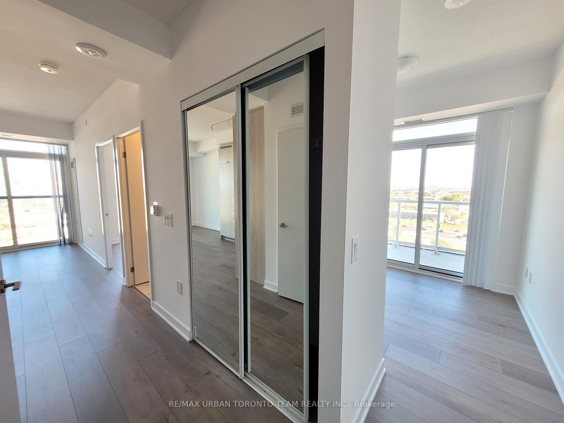 Photo 6 of Unit 1208, 60 Honeycrisp Crescent, Vaughan, Vaughan Corporate Centre — HOMEH