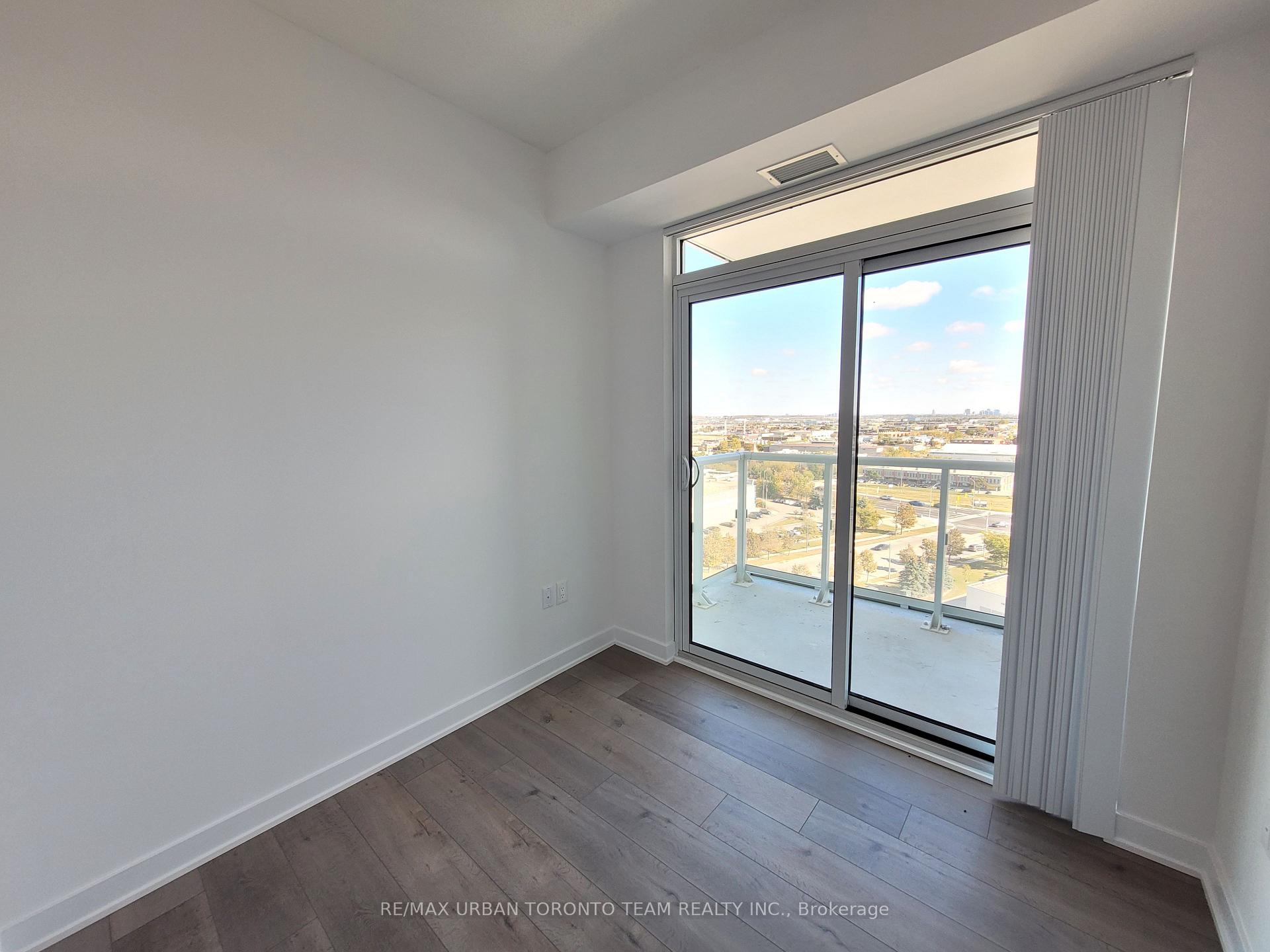 Photo 8 of Unit 1208, 60 Honeycrisp Crescent, Vaughan, Vaughan Corporate Centre — HOMEH