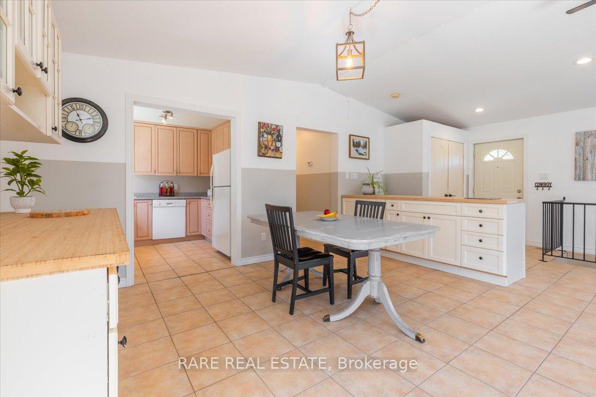 Photo 8 of 3679 McCarthy Drive, Clearview, Rural Clearview — HOMEH