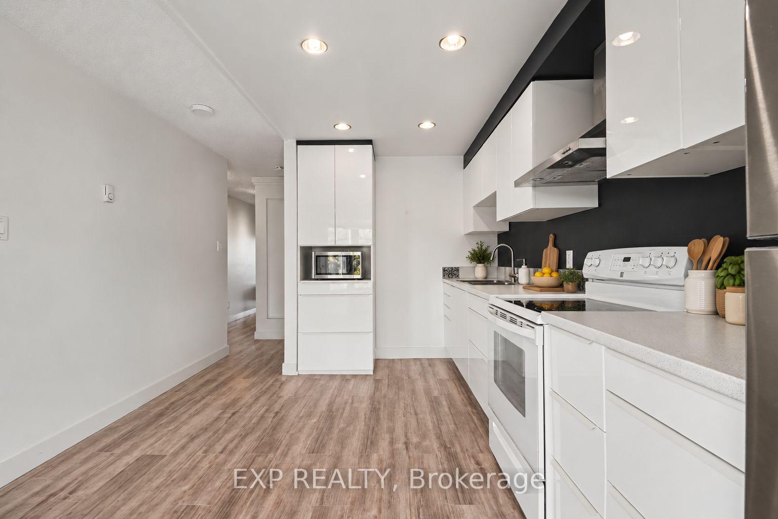 Photo 14 of Unit 23, 25 Haxby Private, Ottawa, Hunt Club Park/Greenboro — HOMEH