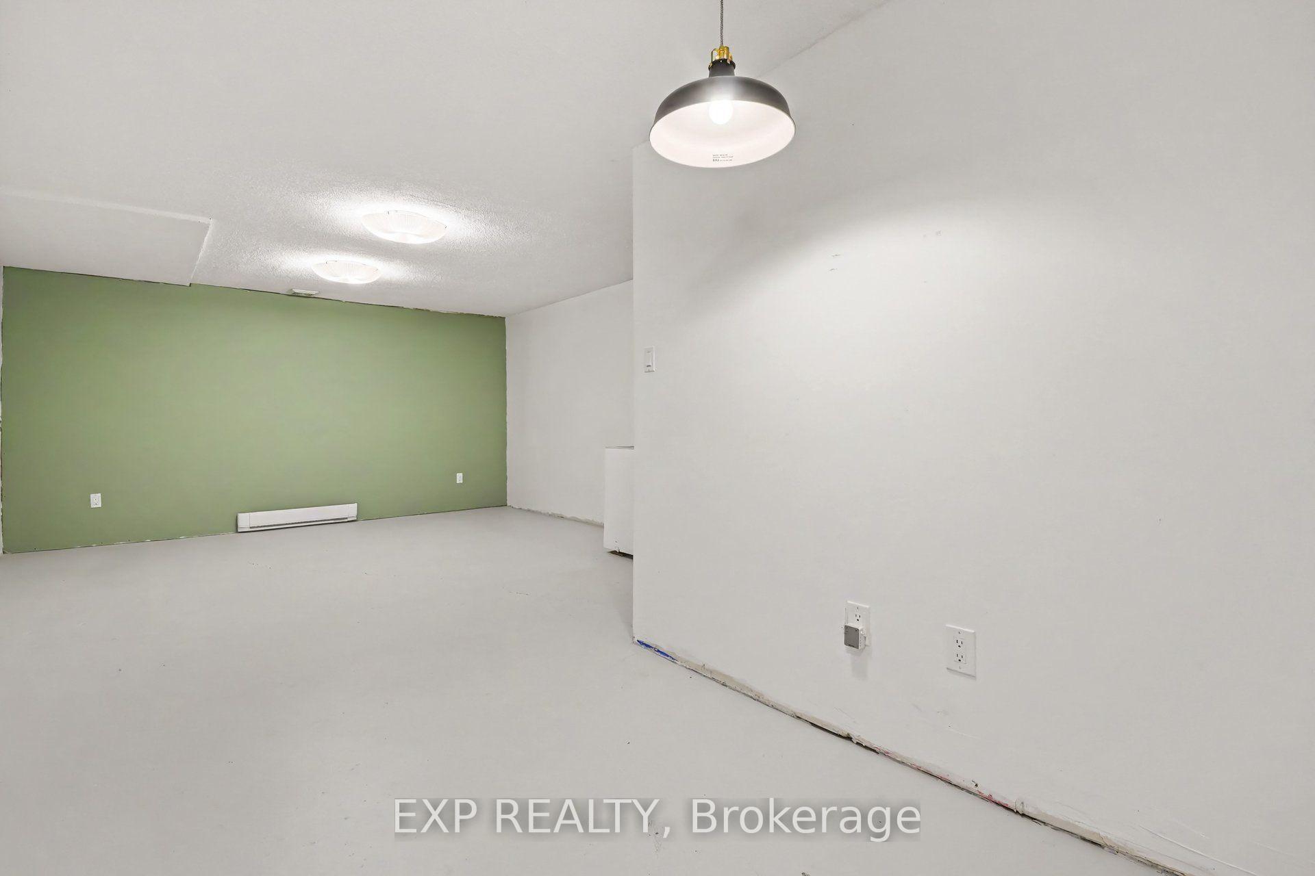 Photo 25 of Unit 23, 25 Haxby Private, Ottawa, Hunt Club Park/Greenboro — HOMEH
