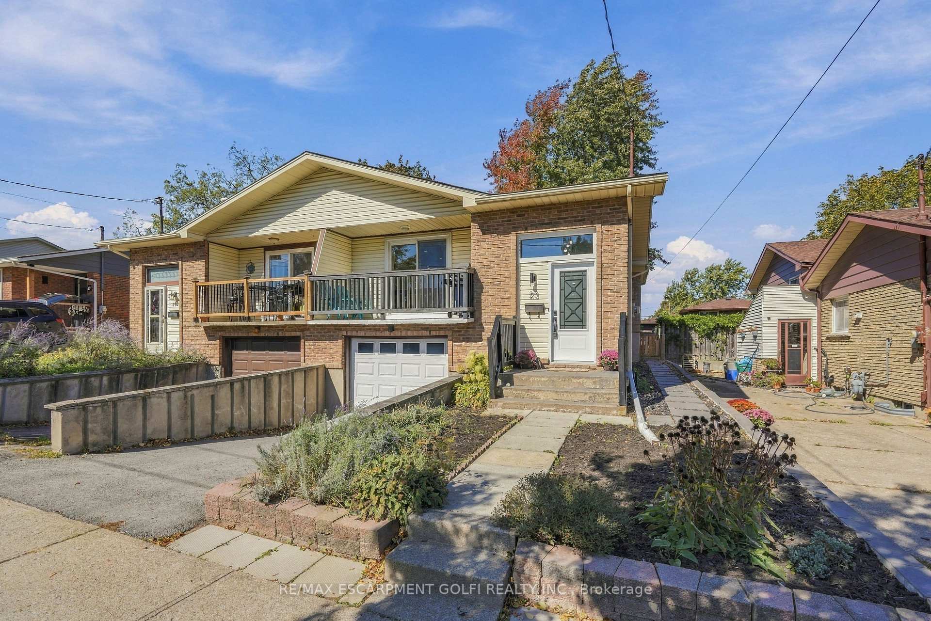 Photo 2 of 23 Green Maple Drive, St. Catharines, Secord Woods — HOMEH