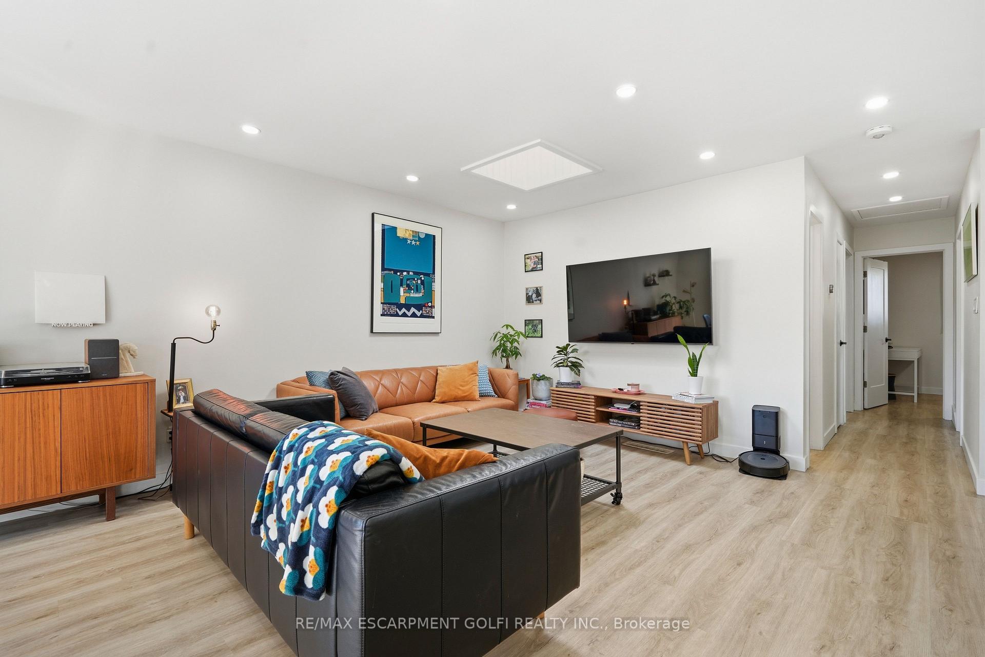 Photo 6 of 23 Green Maple Drive, St. Catharines, Secord Woods — HOMEH