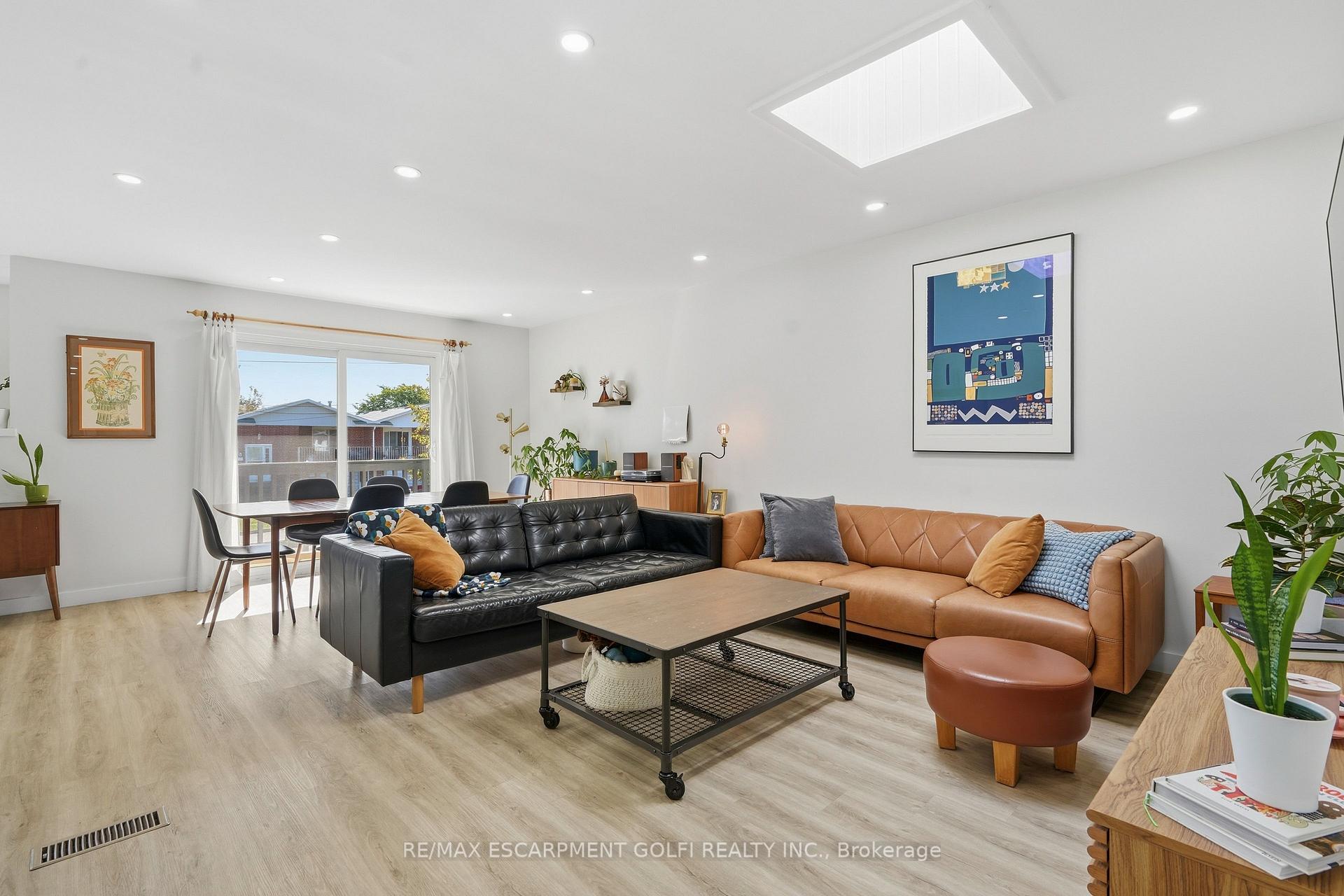 Photo 7 of 23 Green Maple Drive, St. Catharines, Secord Woods — HOMEH