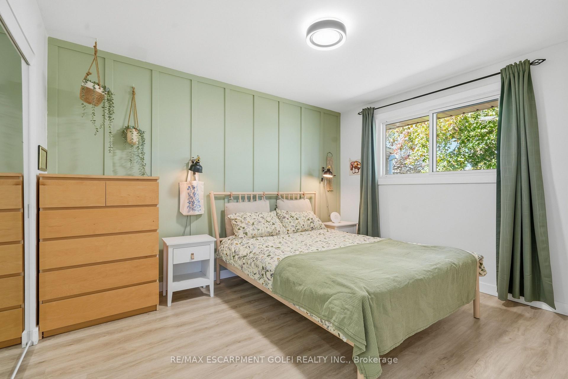 Photo 13 of 23 Green Maple Drive, St. Catharines, Secord Woods — HOMEH