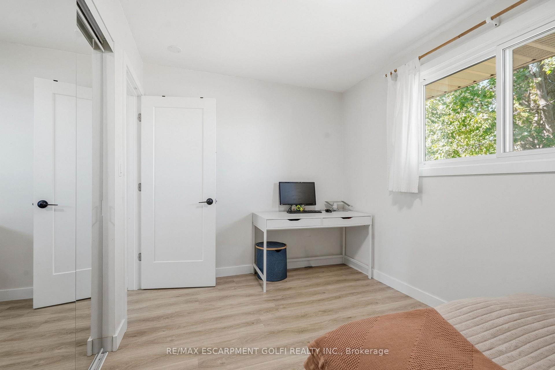 Photo 17 of 23 Green Maple Drive, St. Catharines, Secord Woods — HOMEH