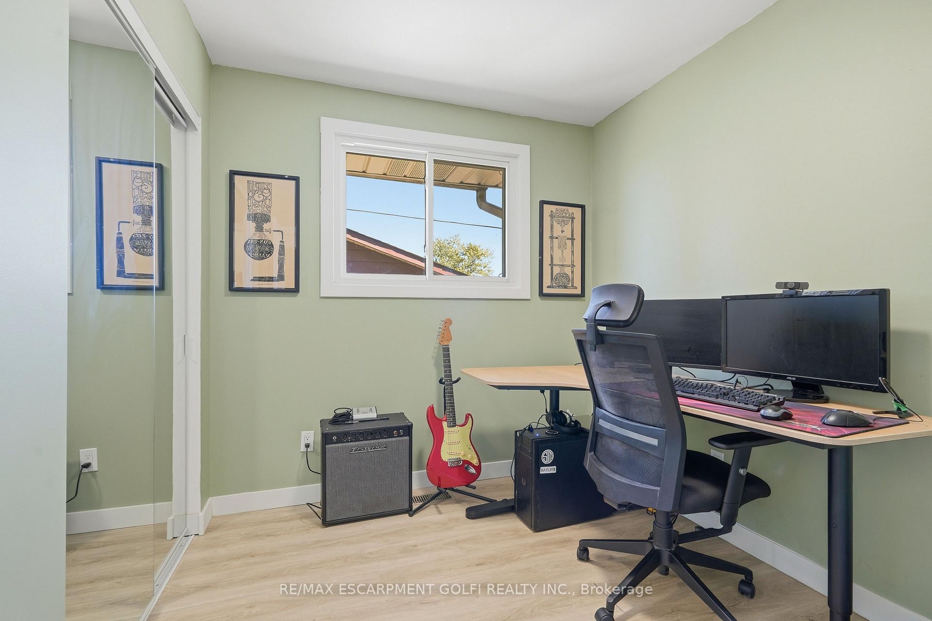 Photo 18 of 23 Green Maple Drive, St. Catharines, Secord Woods — HOMEH