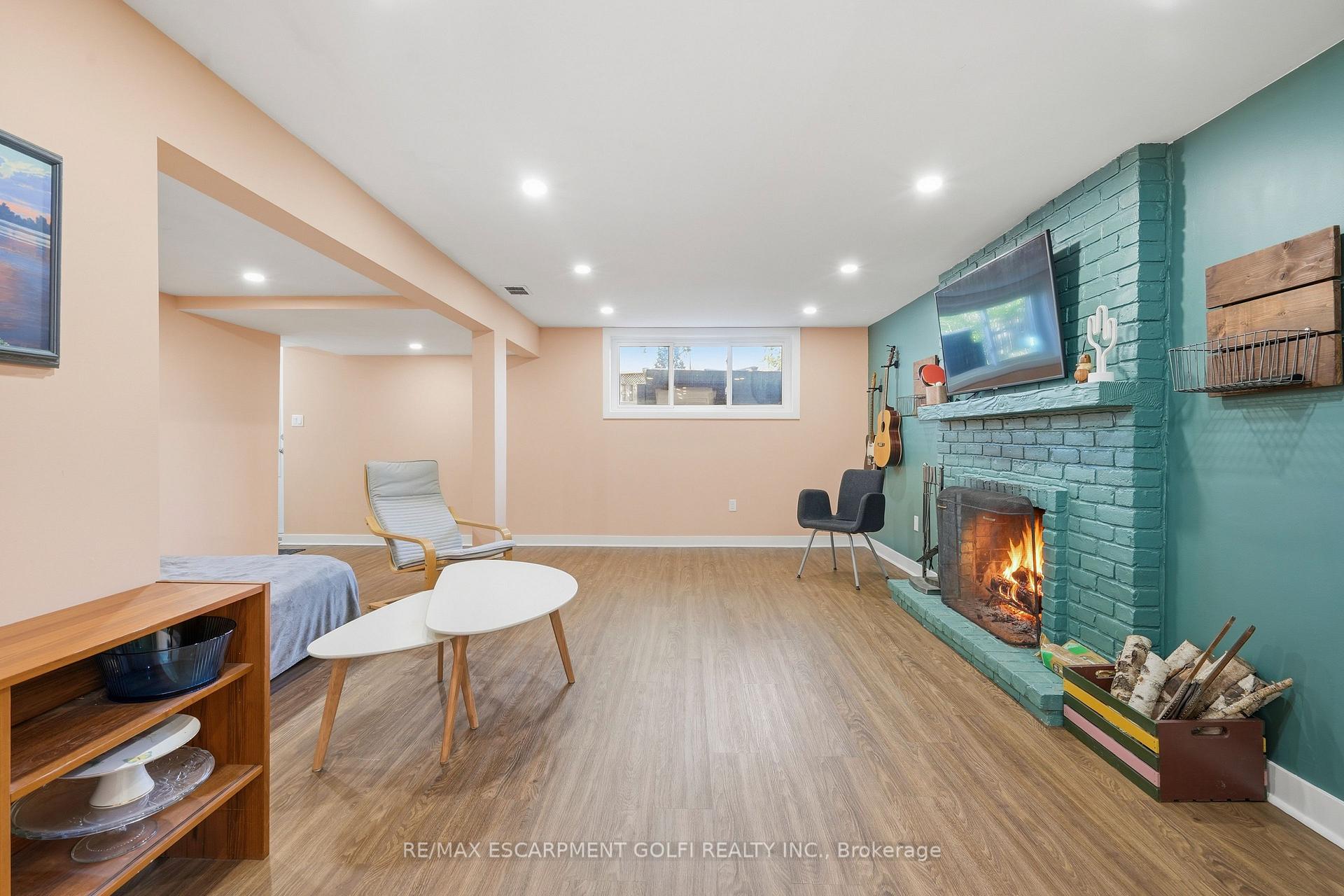 Photo 20 of 23 Green Maple Drive, St. Catharines, Secord Woods — HOMEH