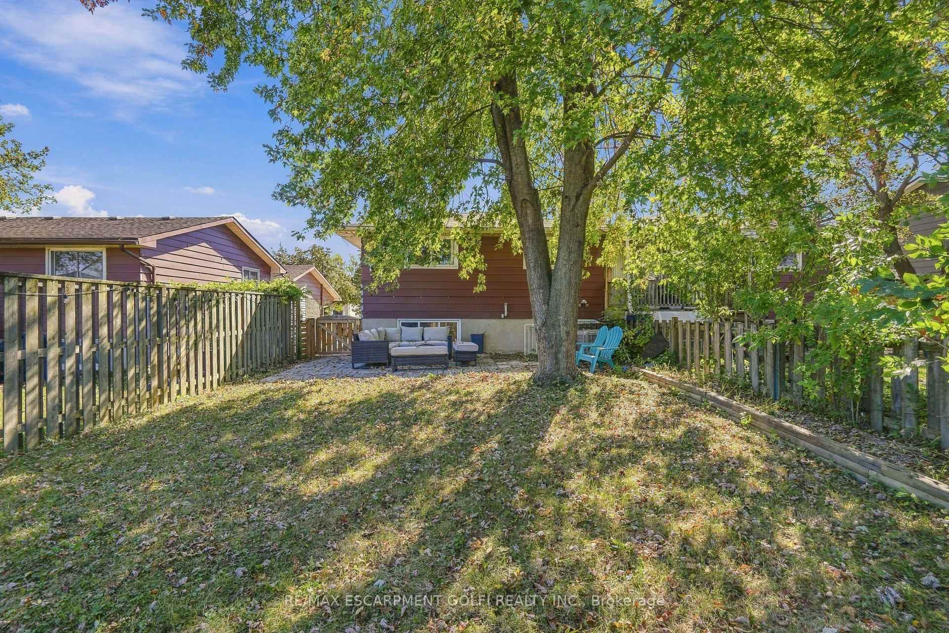 Photo 25 of 23 Green Maple Drive, St. Catharines, Secord Woods — HOMEH