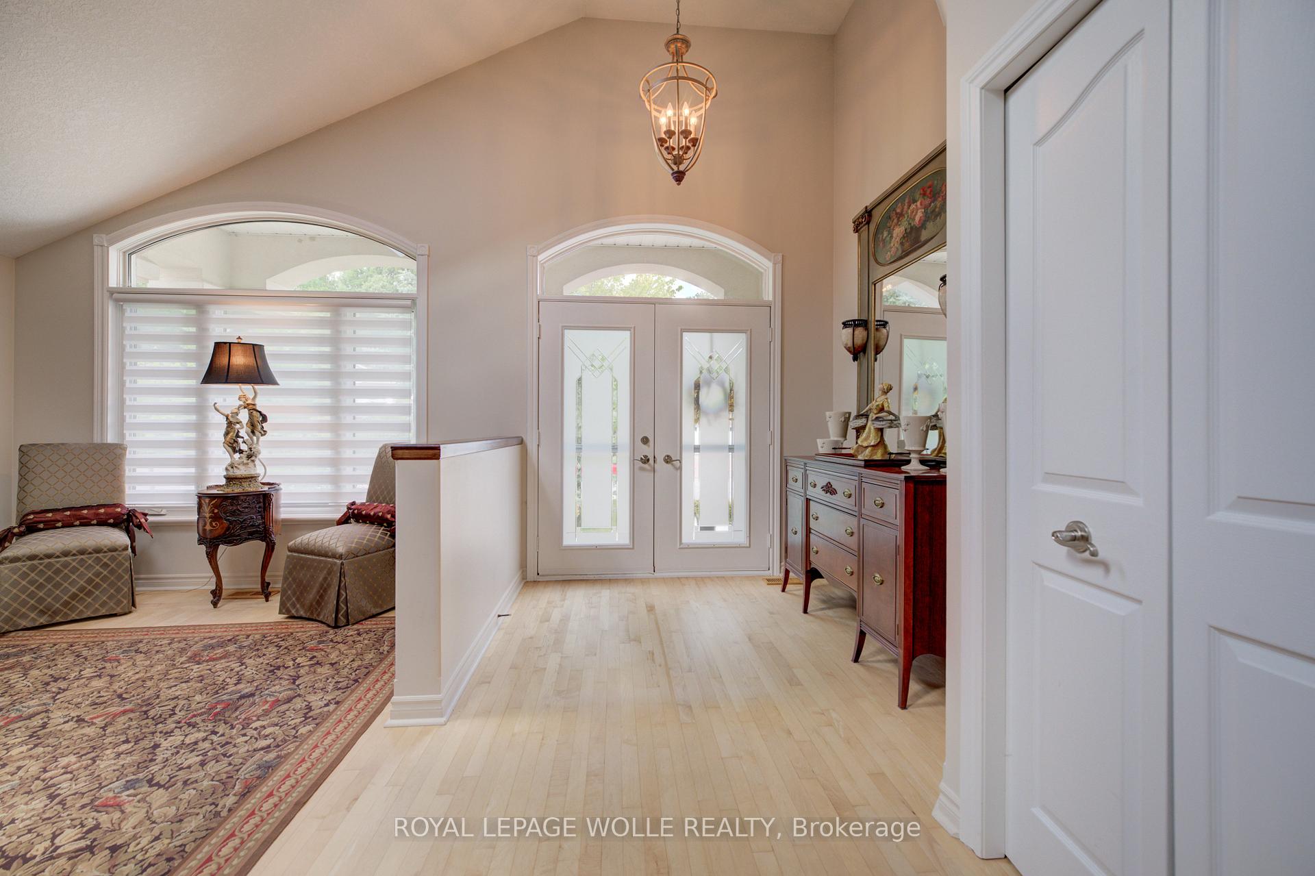 Photo 6 of 517 Starboard Crescent, Waterloo, Eastbridge — HOMEH