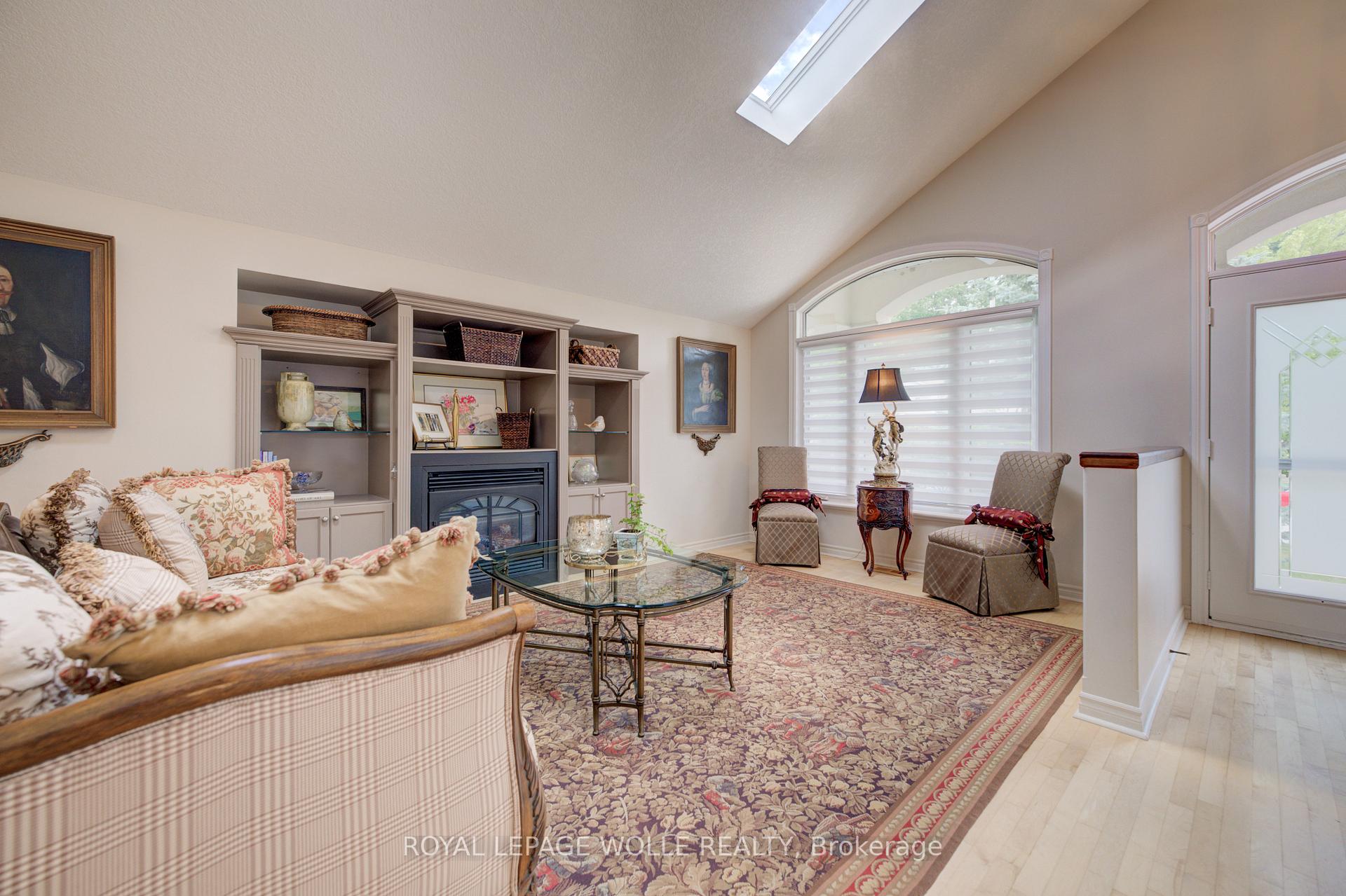 Photo 7 of 517 Starboard Crescent, Waterloo, Eastbridge — HOMEH