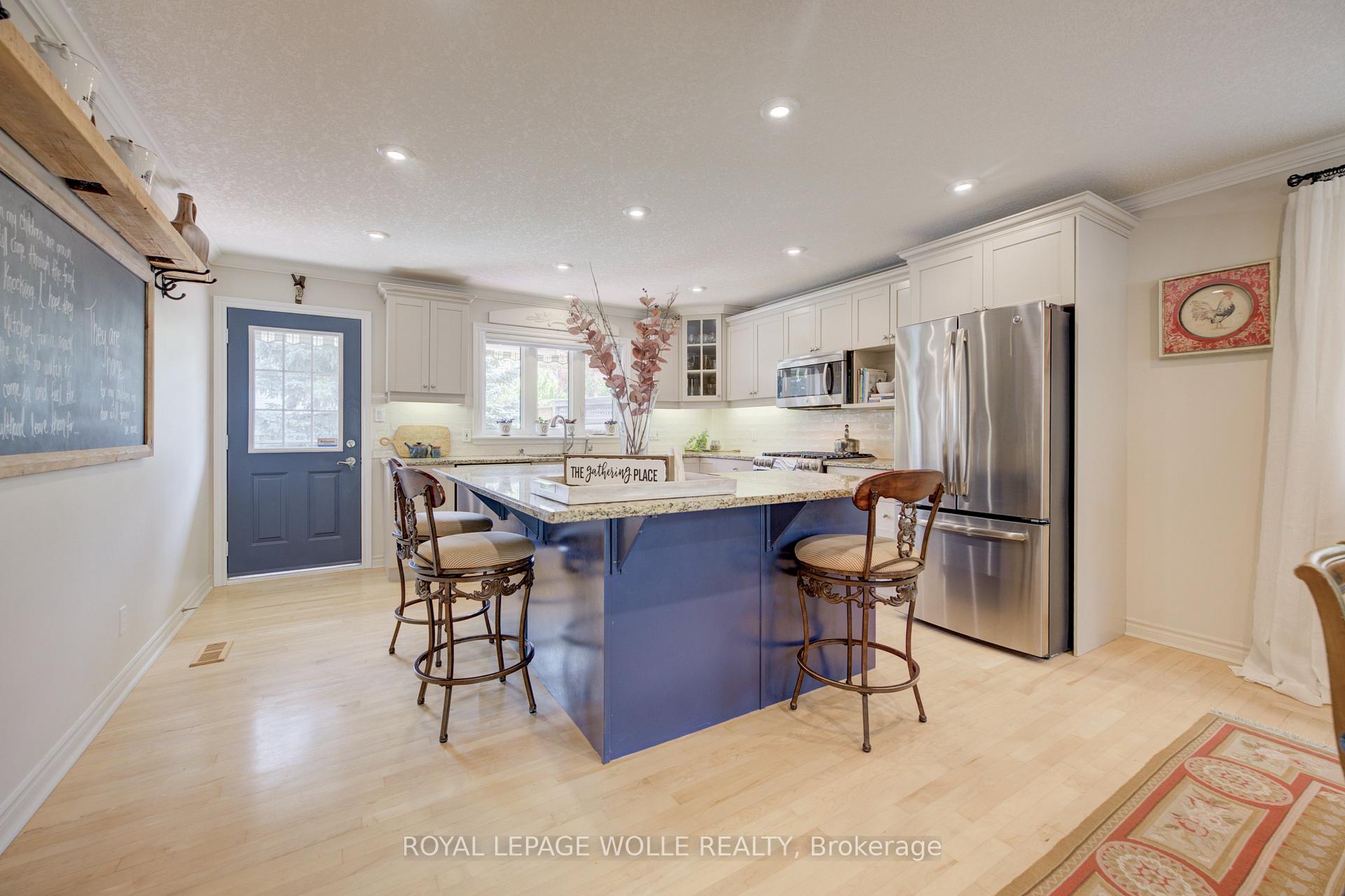 Photo 13 of 517 Starboard Crescent, Waterloo, Eastbridge — HOMEH
