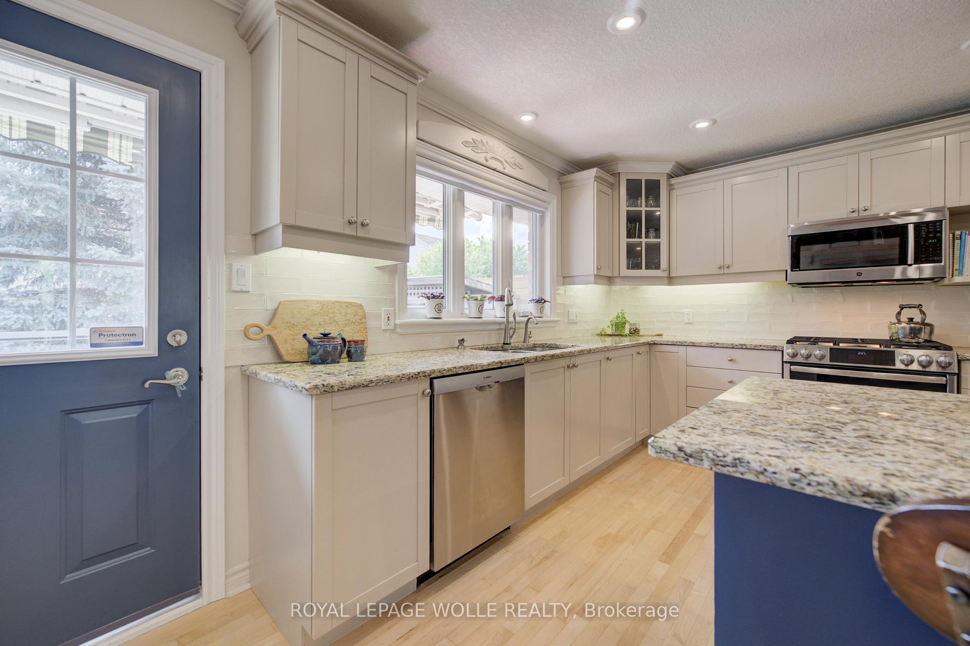 Photo 14 of 517 Starboard Crescent, Waterloo, Eastbridge — HOMEH