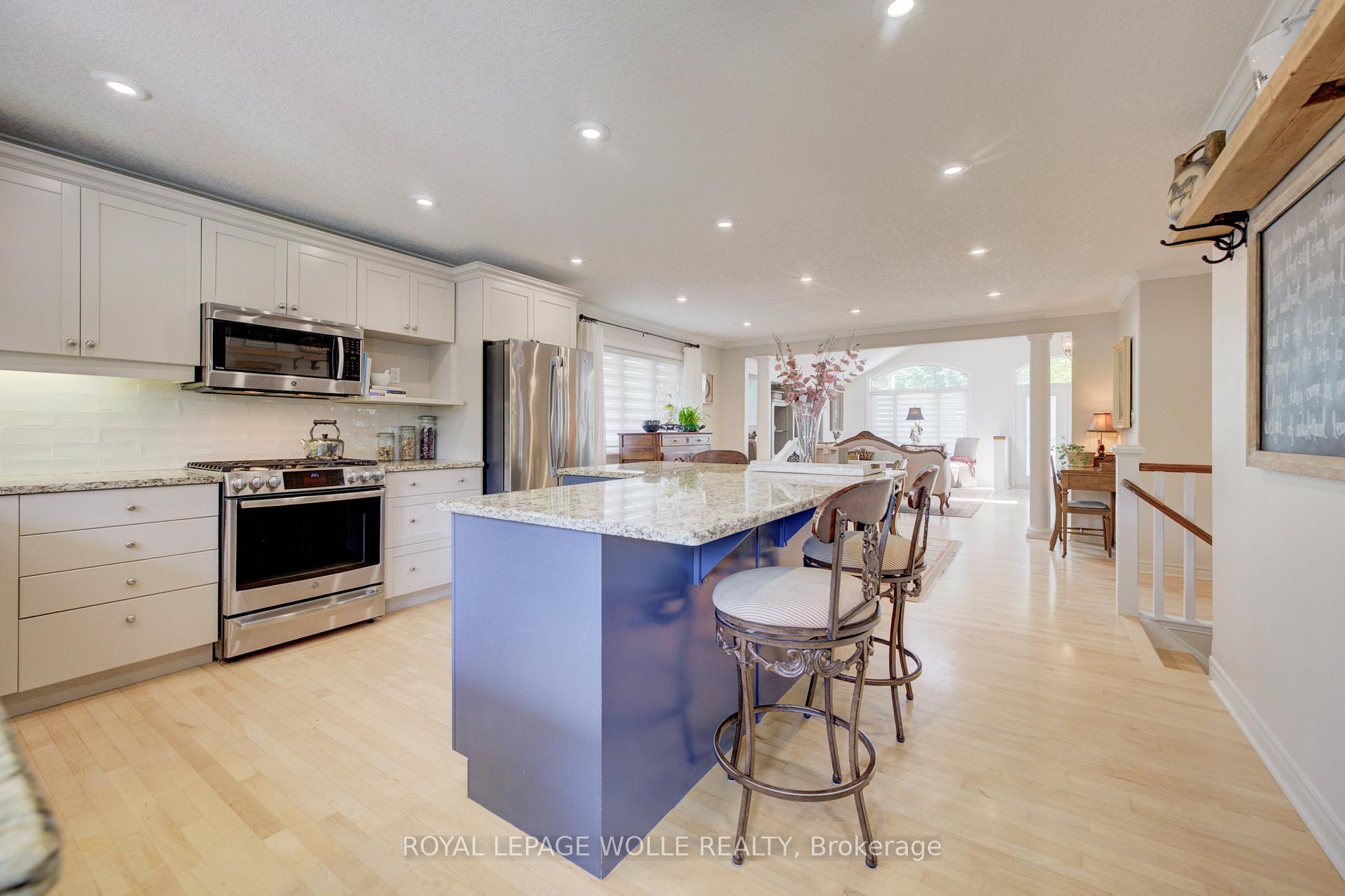 Photo 16 of 517 Starboard Crescent, Waterloo, Eastbridge — HOMEH