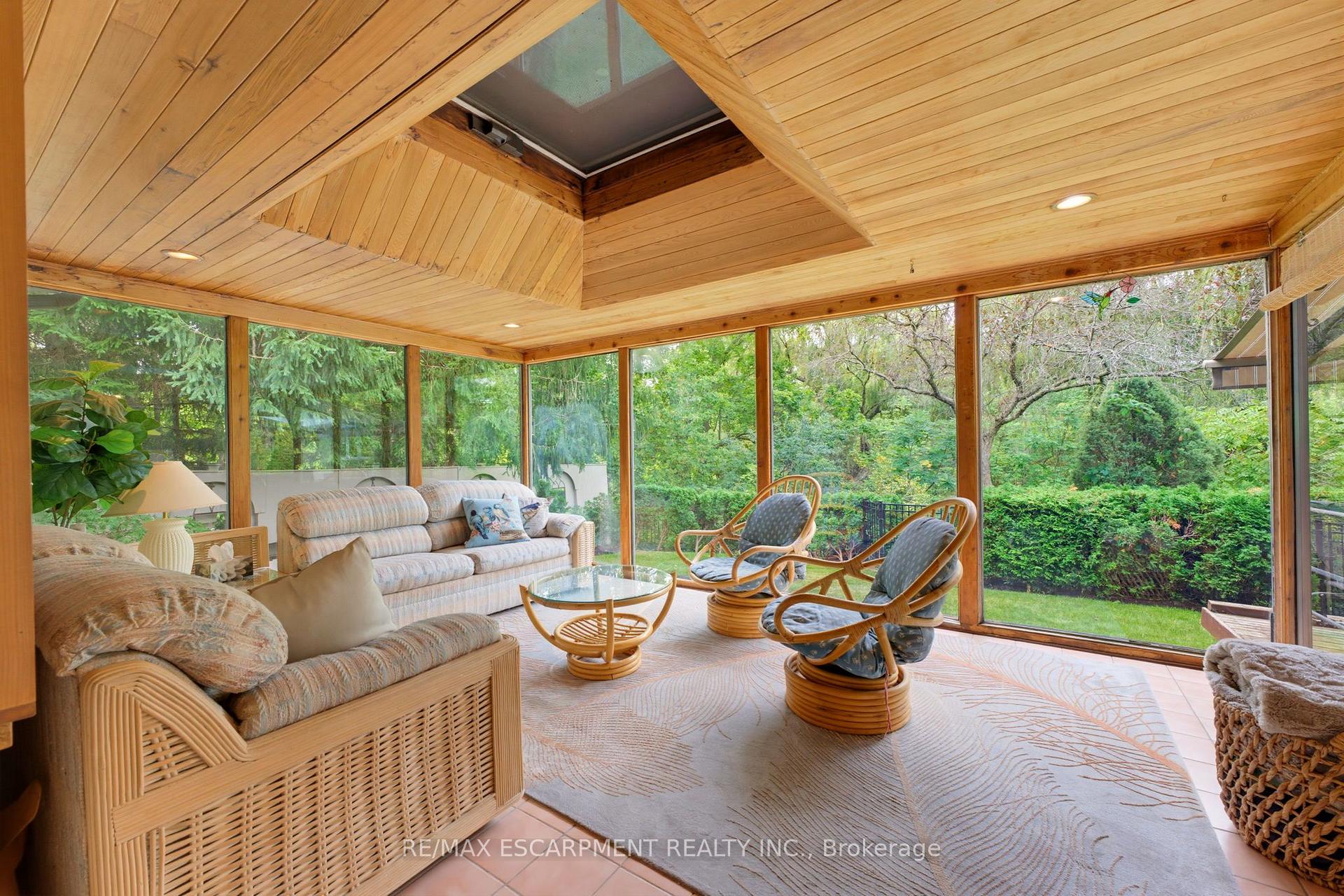 Photo 9 of 1316 Nevarc Drive, Burlington, Grindstone — HOMEH