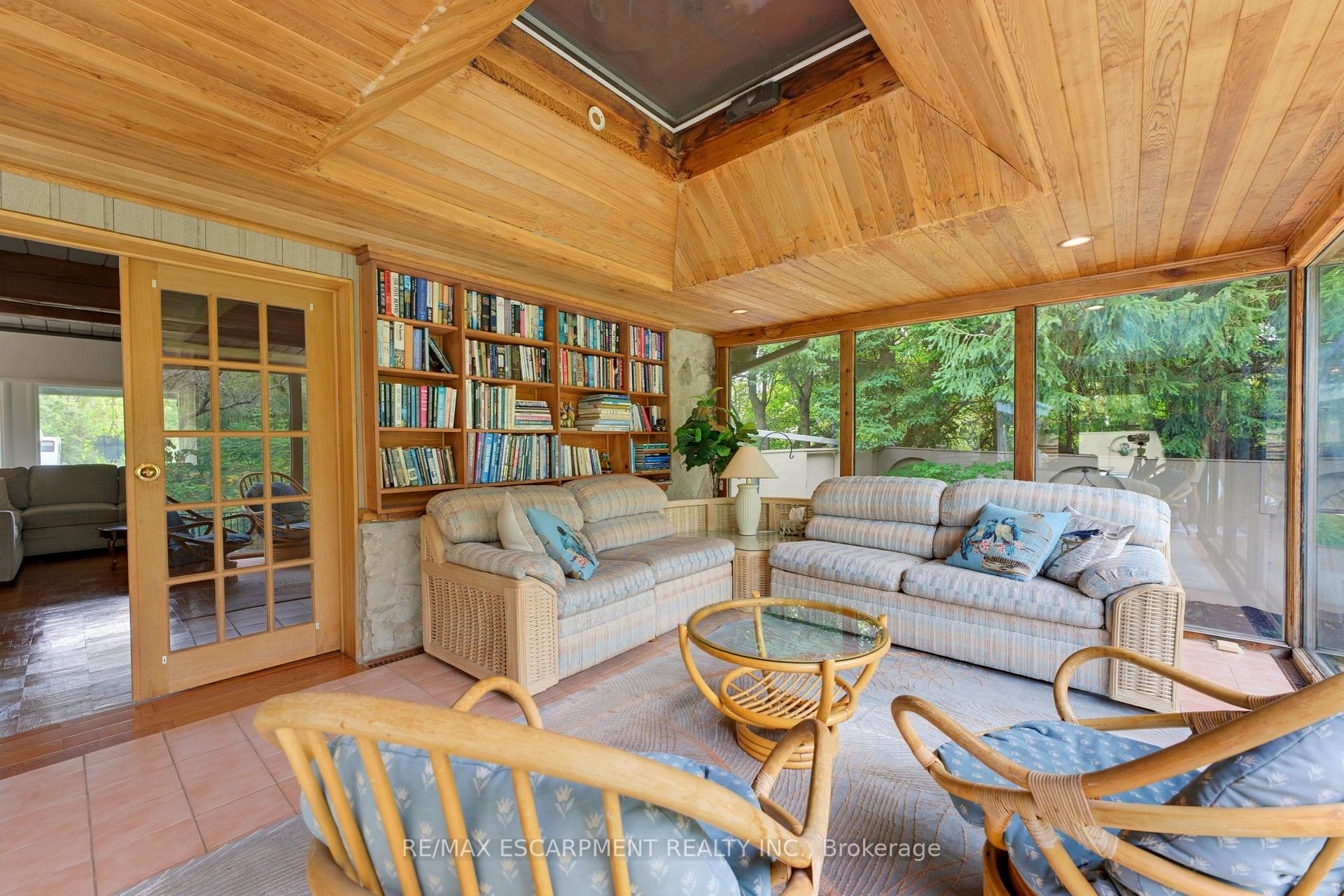 Photo 10 of 1316 Nevarc Drive, Burlington, Grindstone — HOMEH