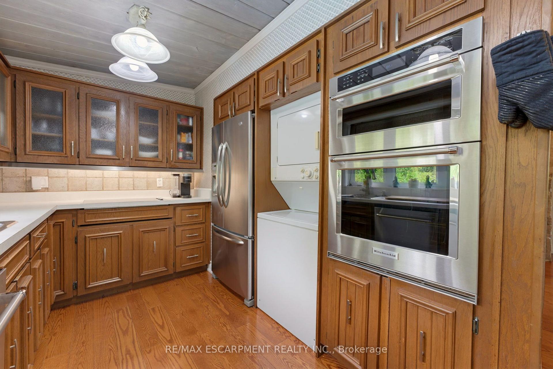 Photo 13 of 1316 Nevarc Drive, Burlington, Grindstone — HOMEH